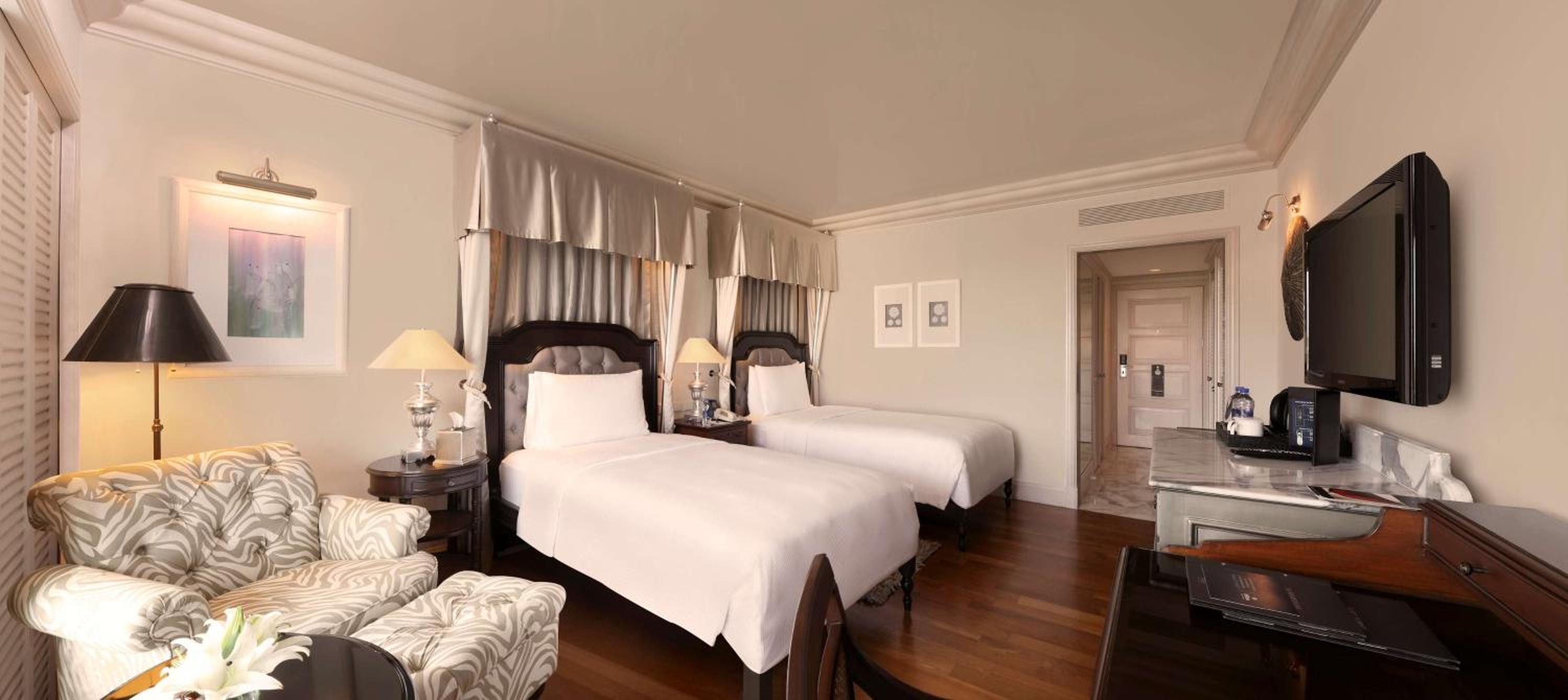 Executive Twin Room with Lounge Access - Photo 4