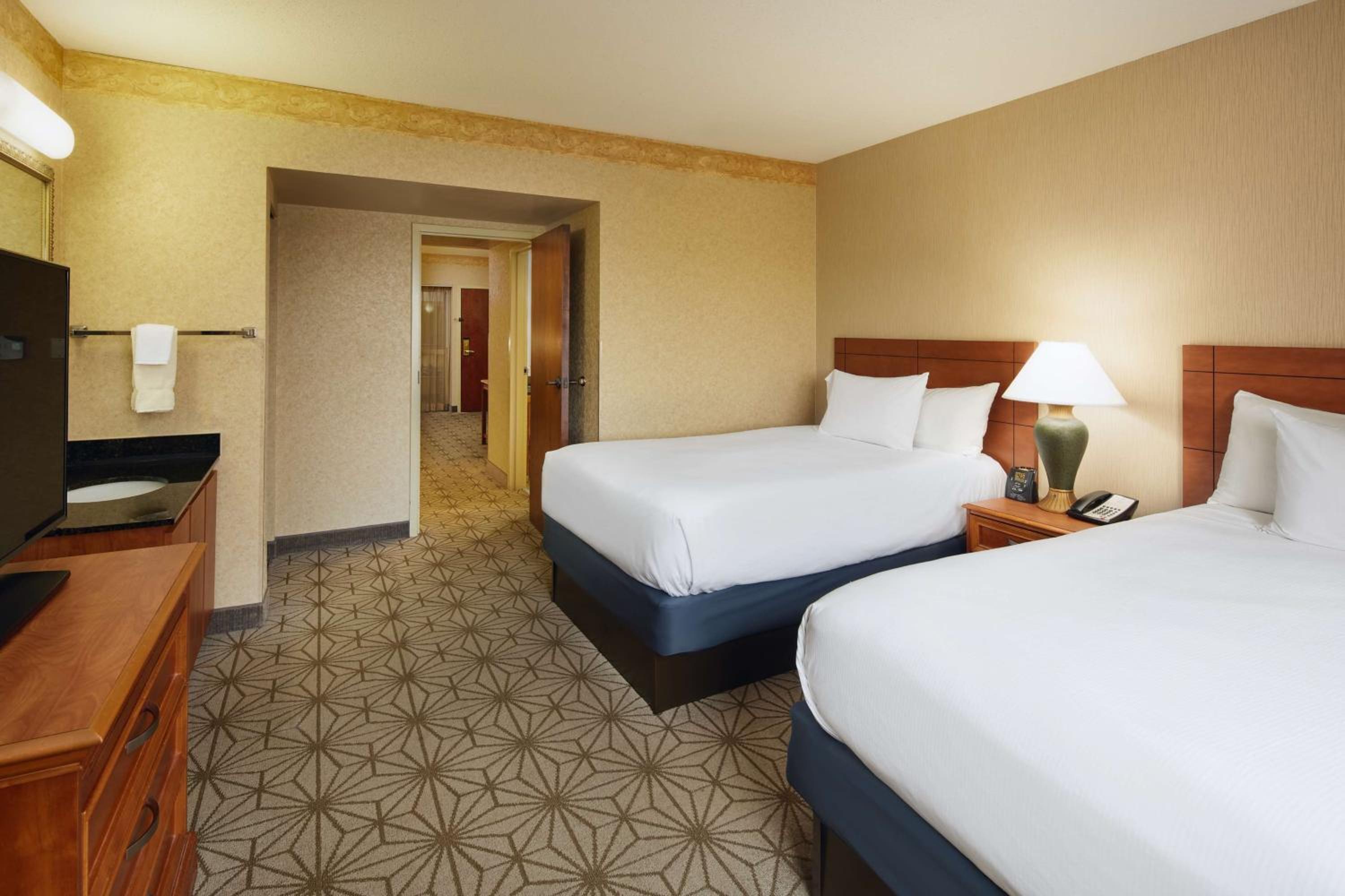 Suite With Two Double Beds - Non-Smoking