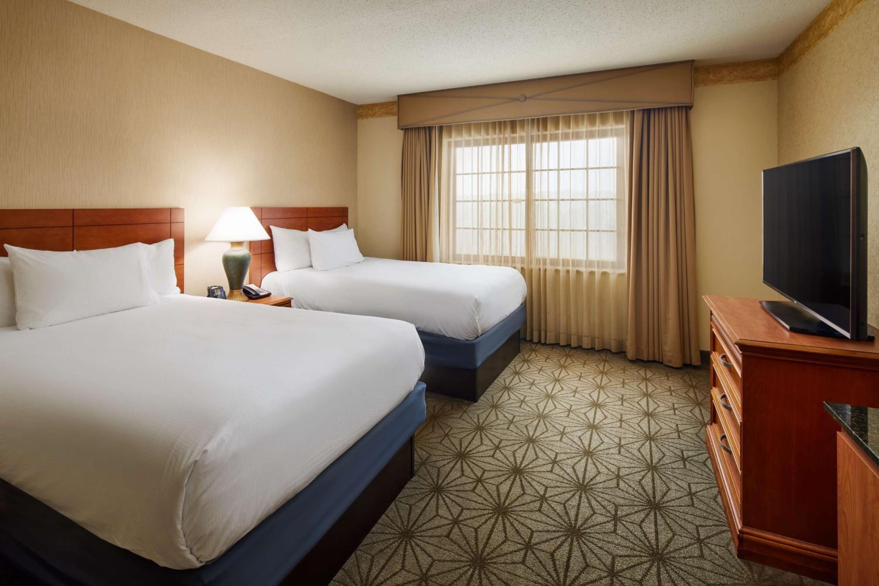 Suite With Two Double Beds - Non-Smoking photo 3