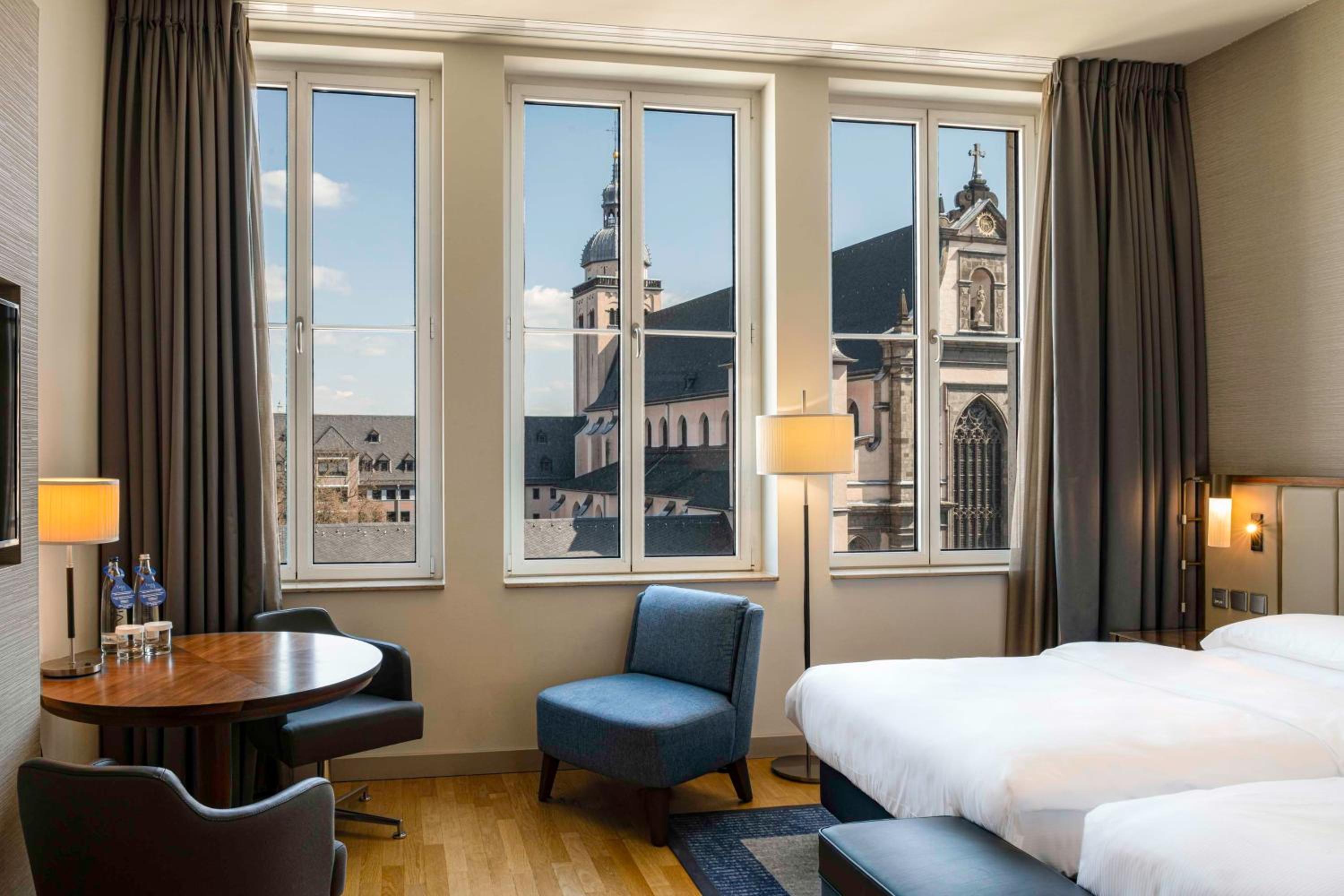 Twin Room with View - Photo 8