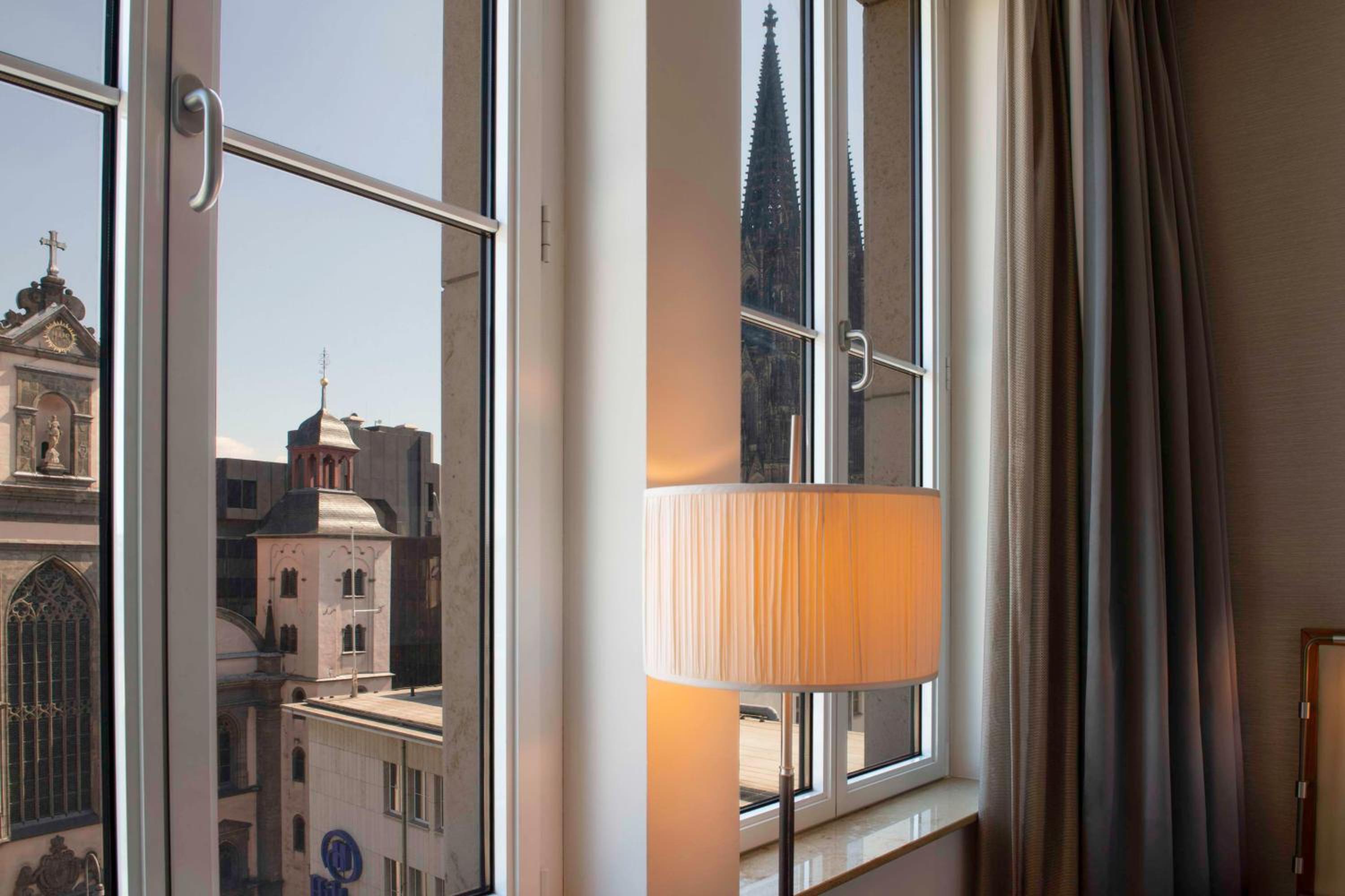 King Room with View thumbnail 5