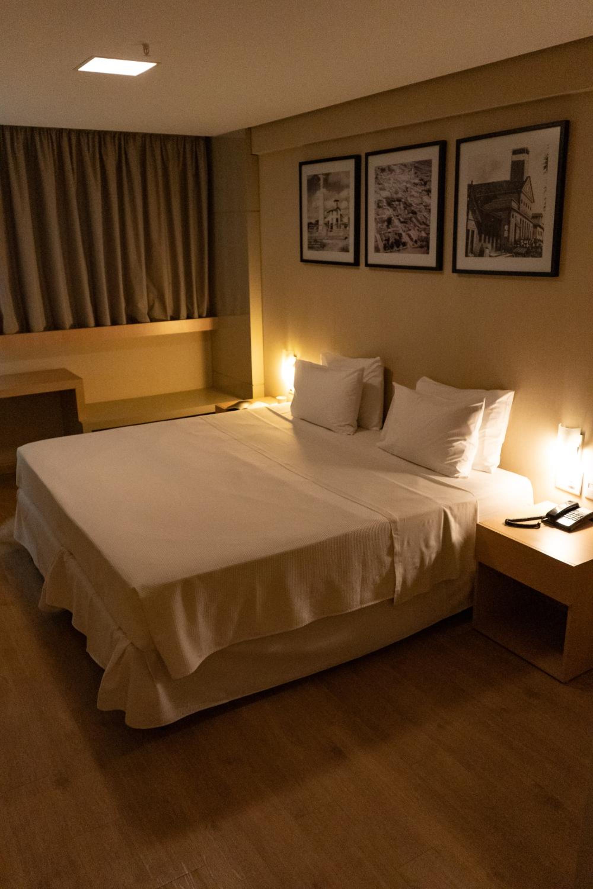 Standard Double - 1 King Bed photo 1