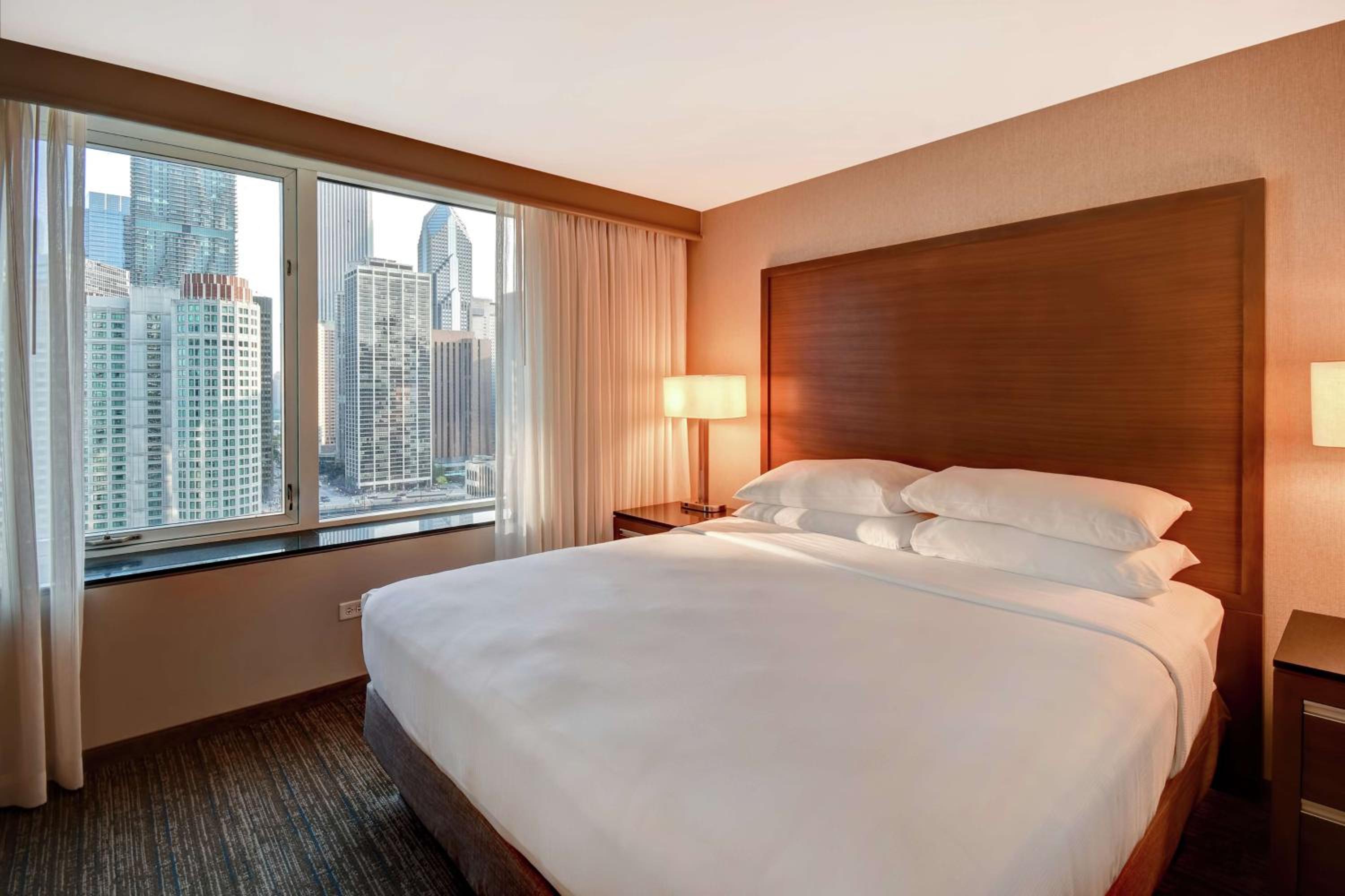Premium King Suite with City View - Non-Smoking - Photo 1