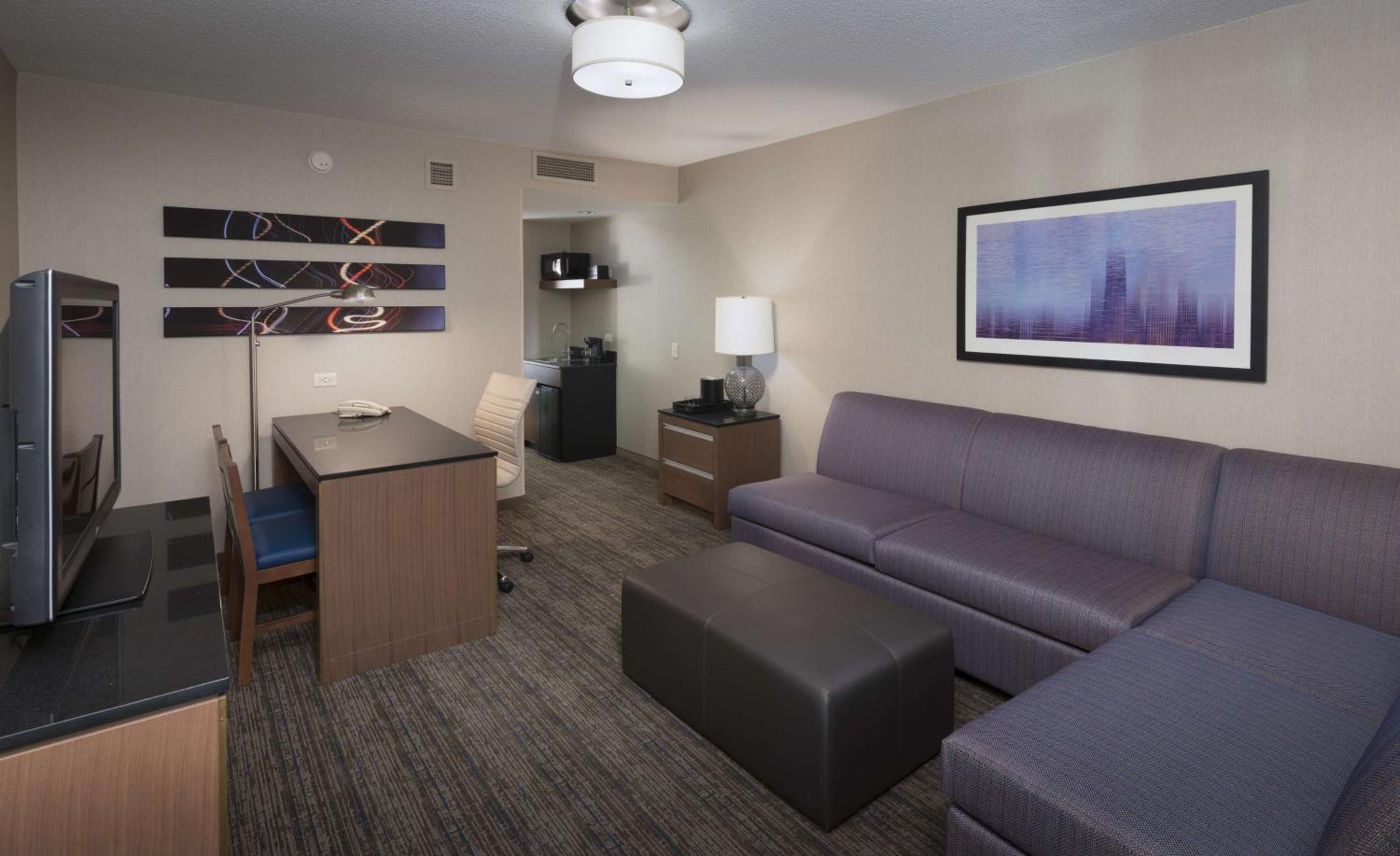 Two-Room King Suite - Non-Smoking - Photo 7