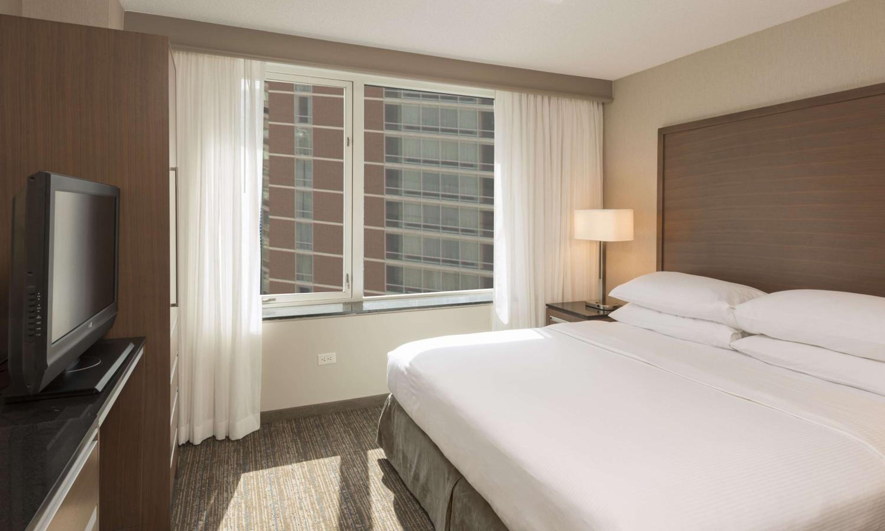Two-Room King Suite - Non-Smoking - Photo 5