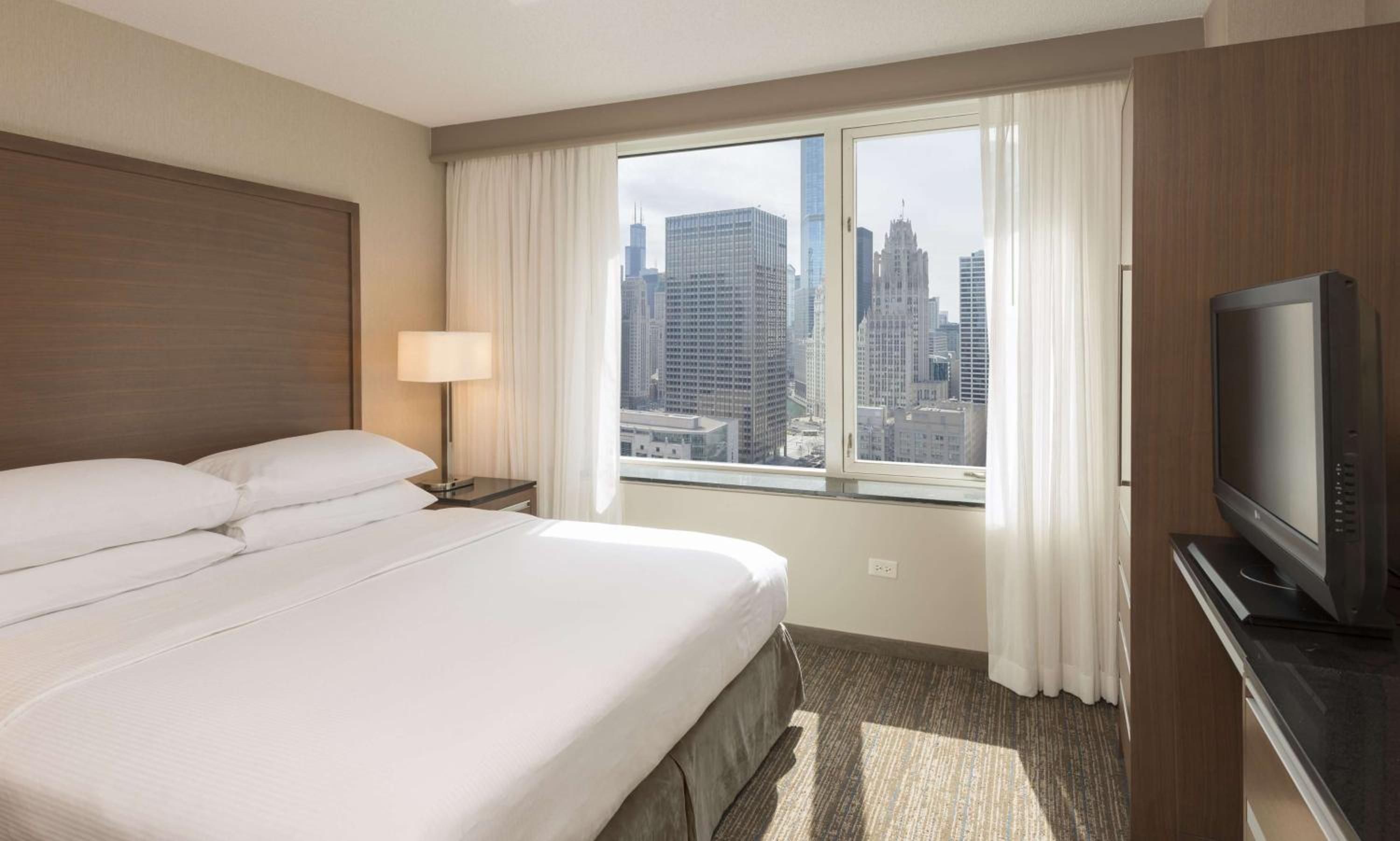 King Suite - High Floor/City View - Photo 5