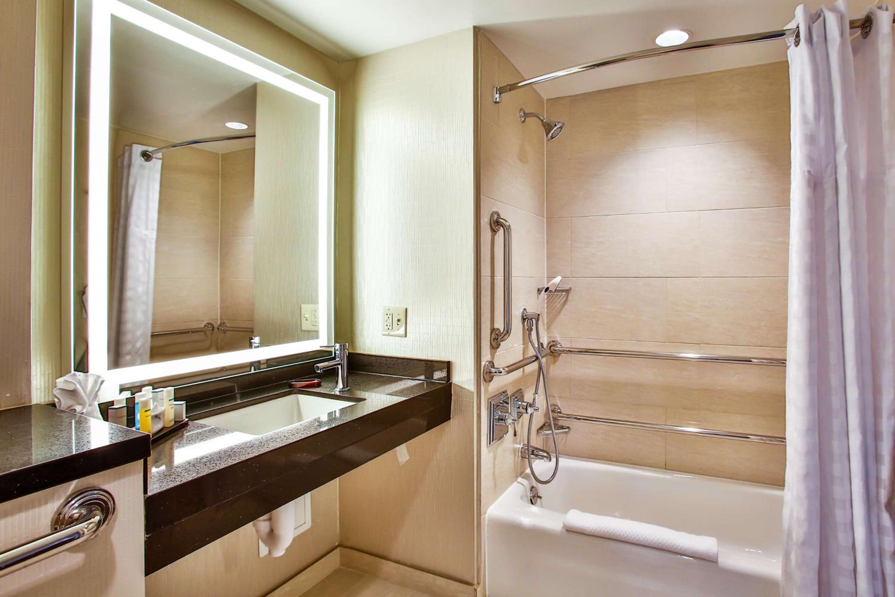 King Room - Mobility Access/Non-Smoking - Photo 5
