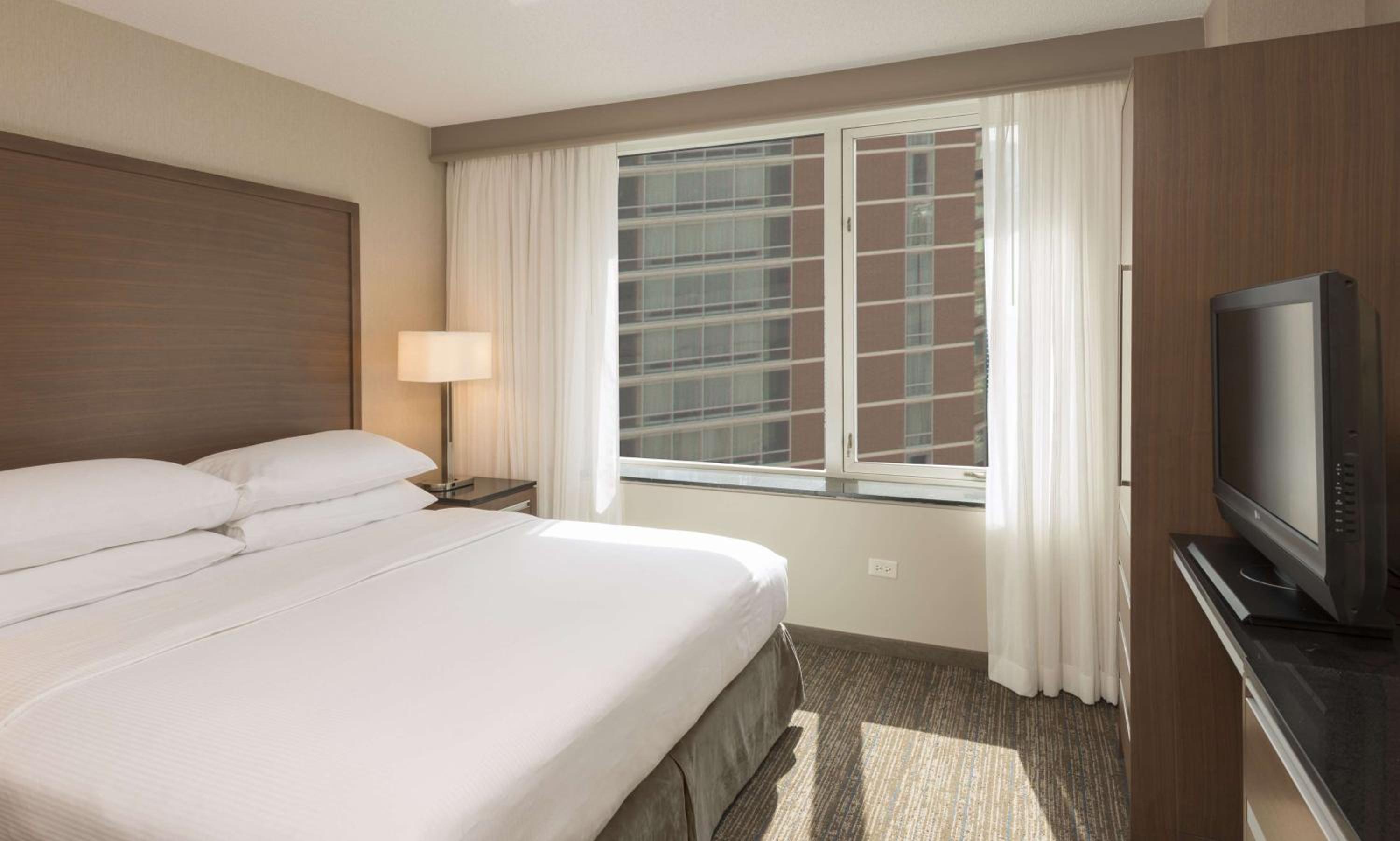 Two-Room King Suite - Non-Smoking - Photo 3