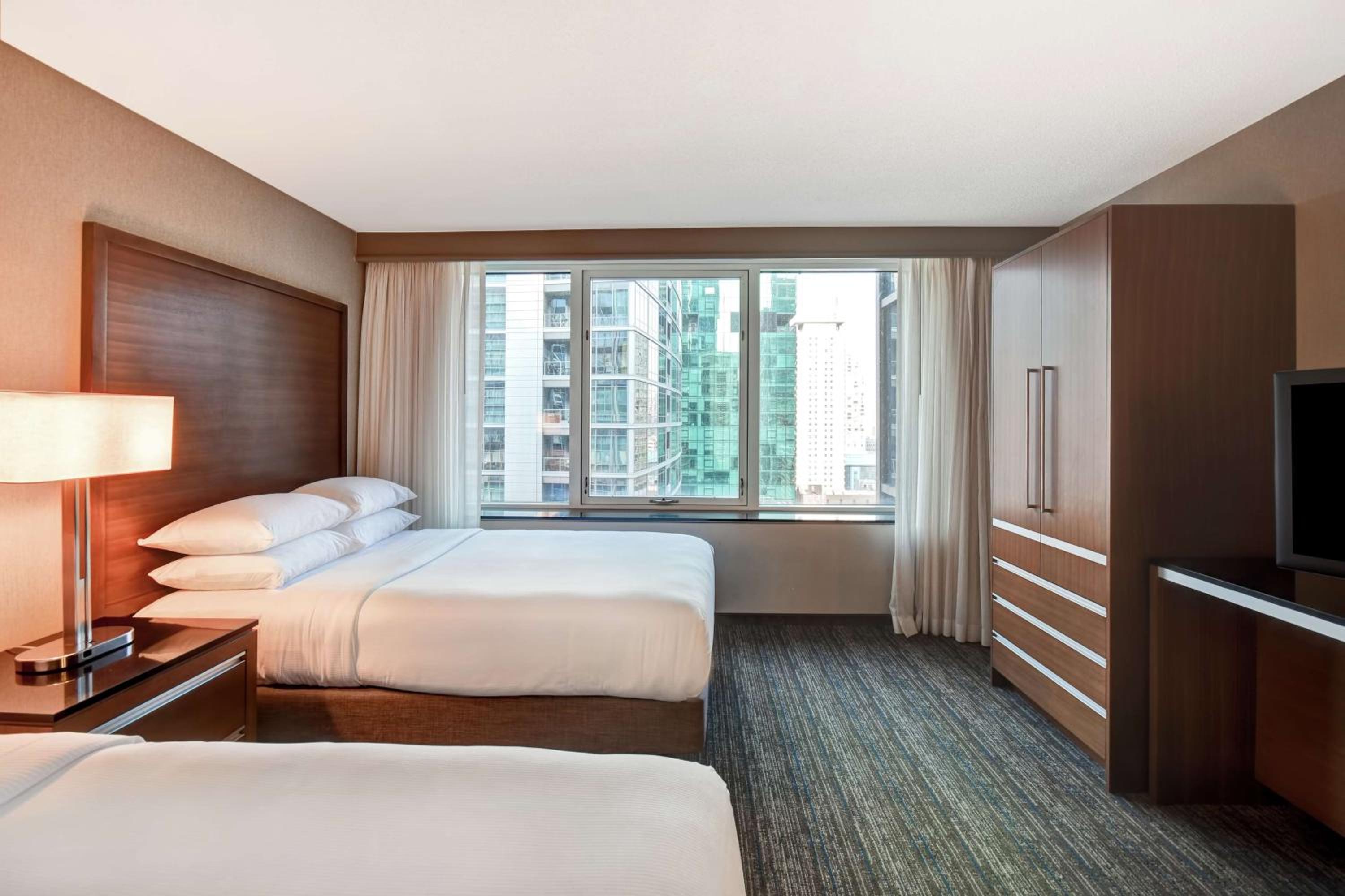 Suite with Two Double Beds - Hearing Accessible - Photo 6