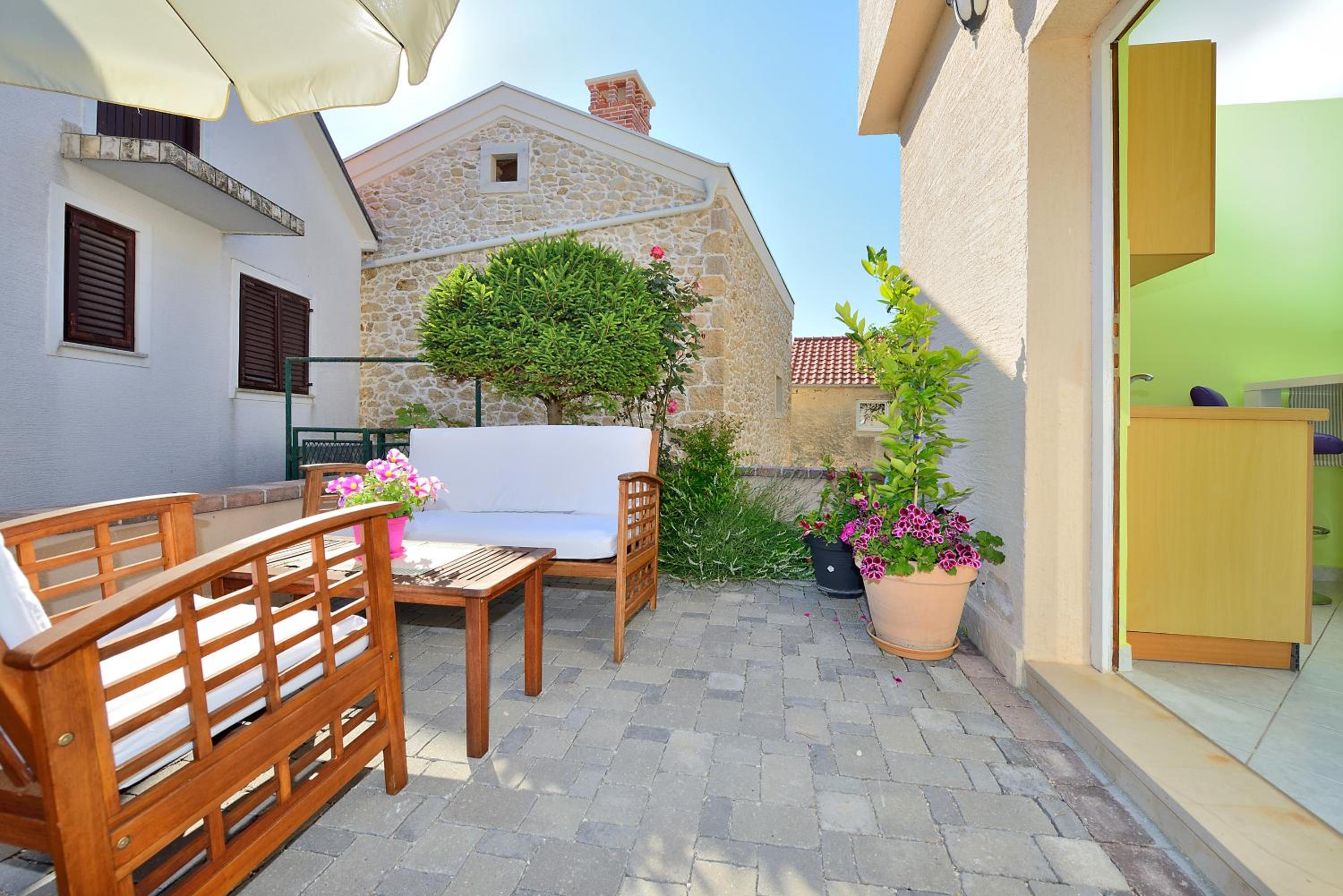 Studio with Garden View - Photo 7