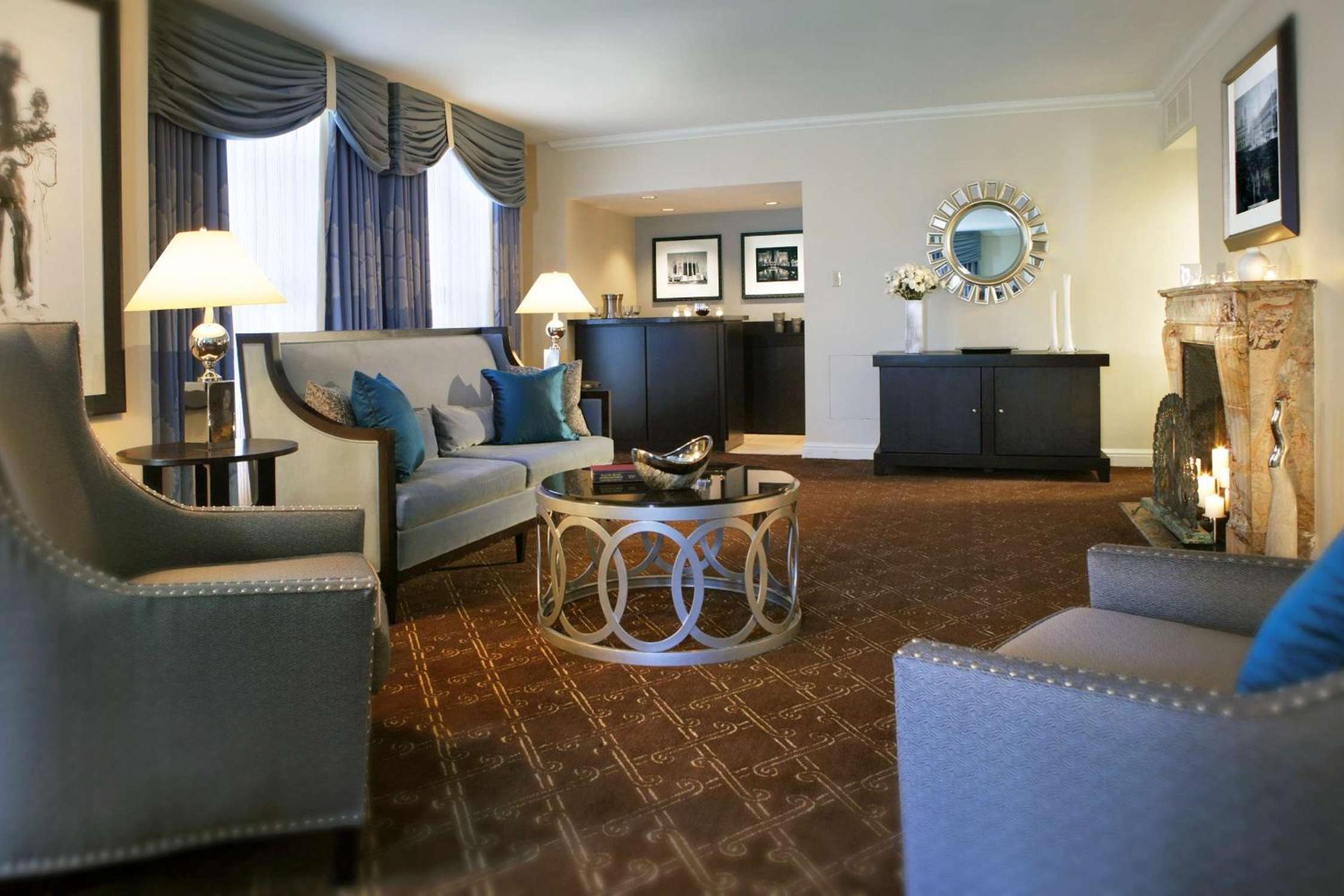One-Bedroom King Suite