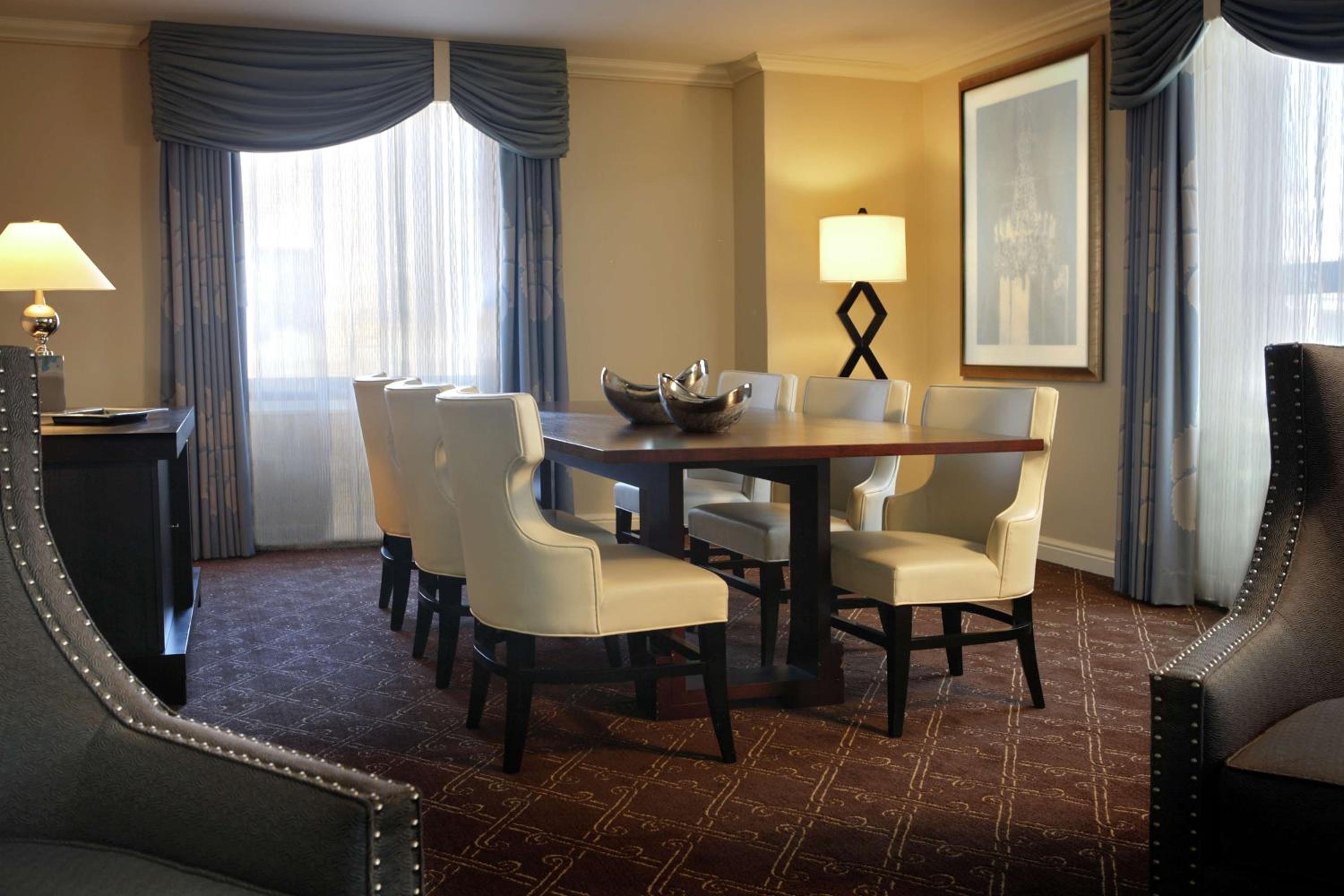 One-Bedroom King Suite