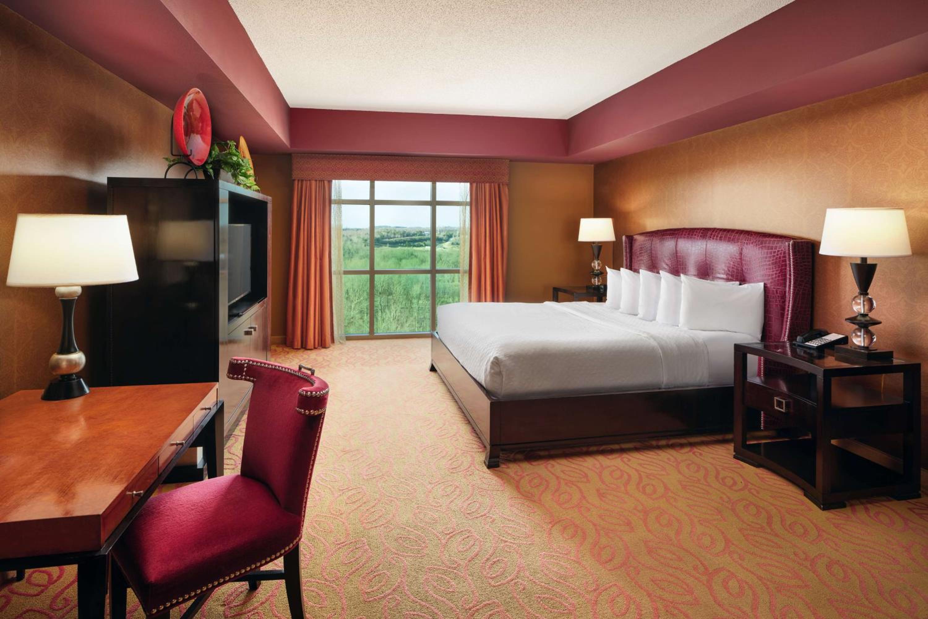 Presidential Suite: Two-Bedroom with Two-Bath - Non-Smoking photo 2