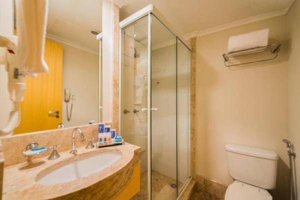 Superior Double Room thumbnail 6
