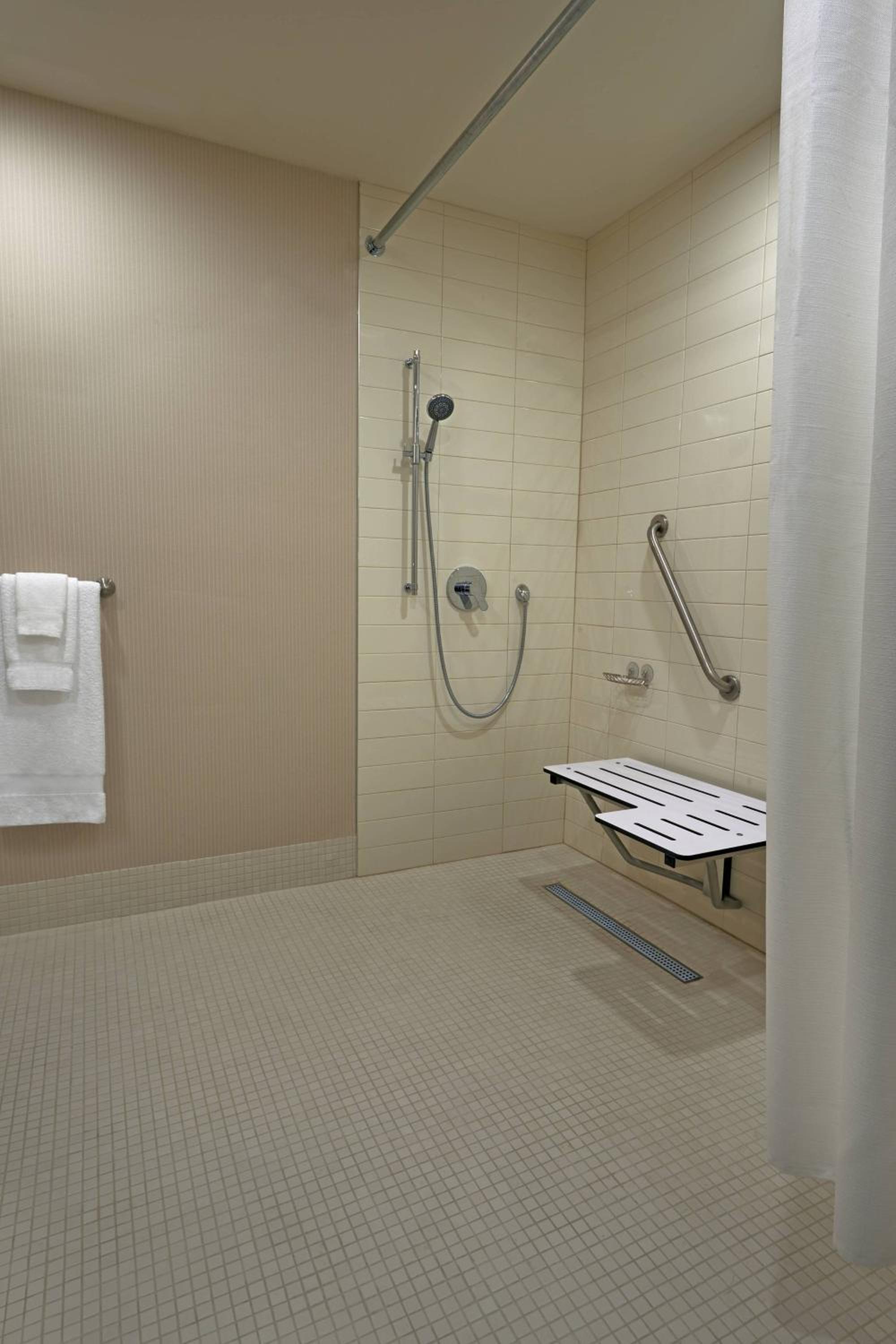 Queen Room - Photo 7