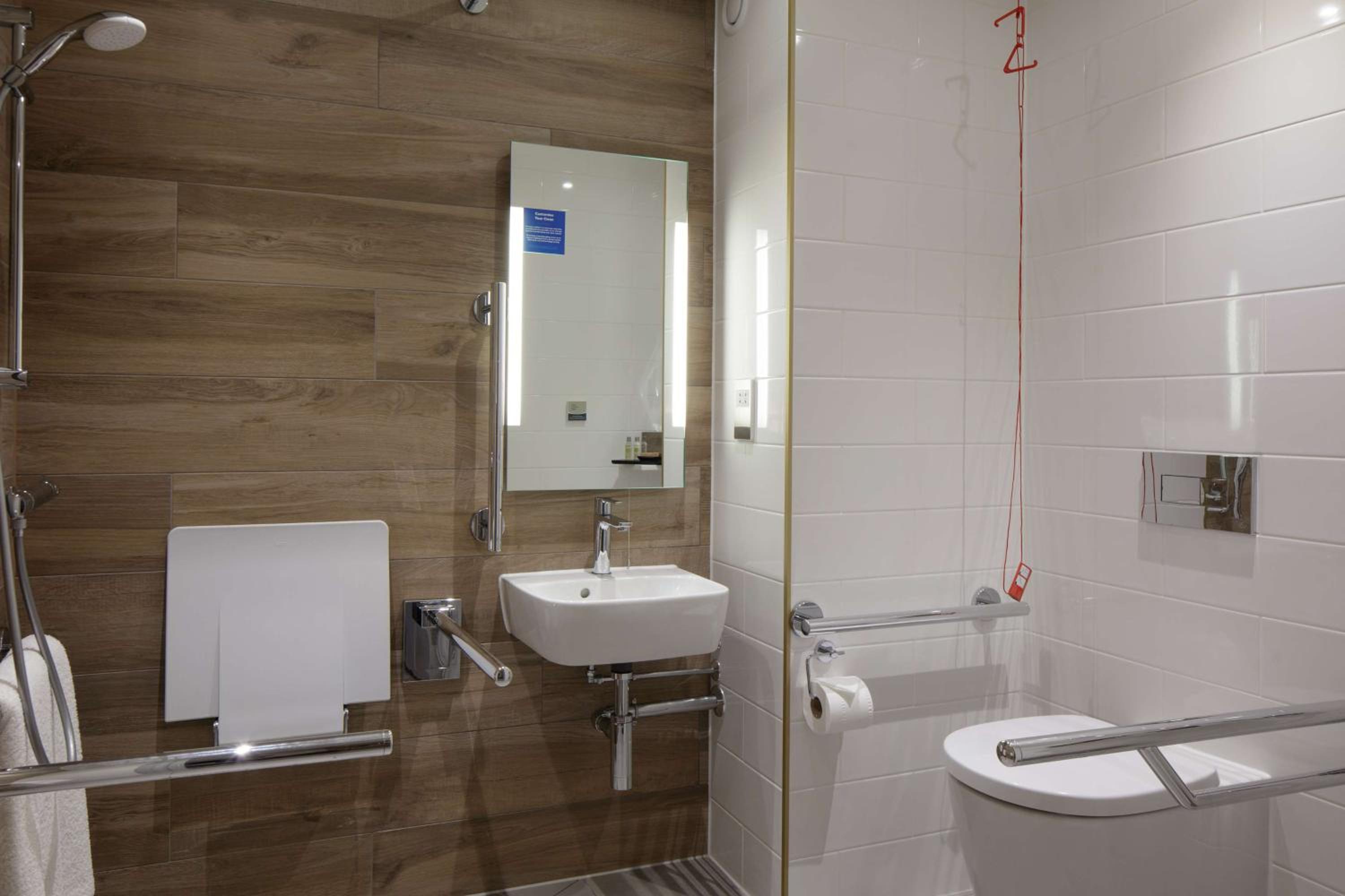Hilton Cobham, Photo 3