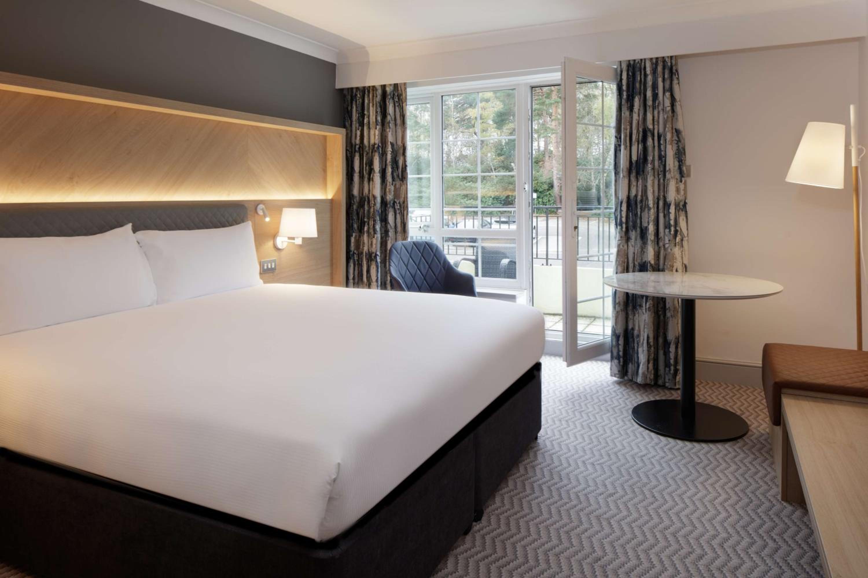 King Guest Room with Balcony - Photo 1