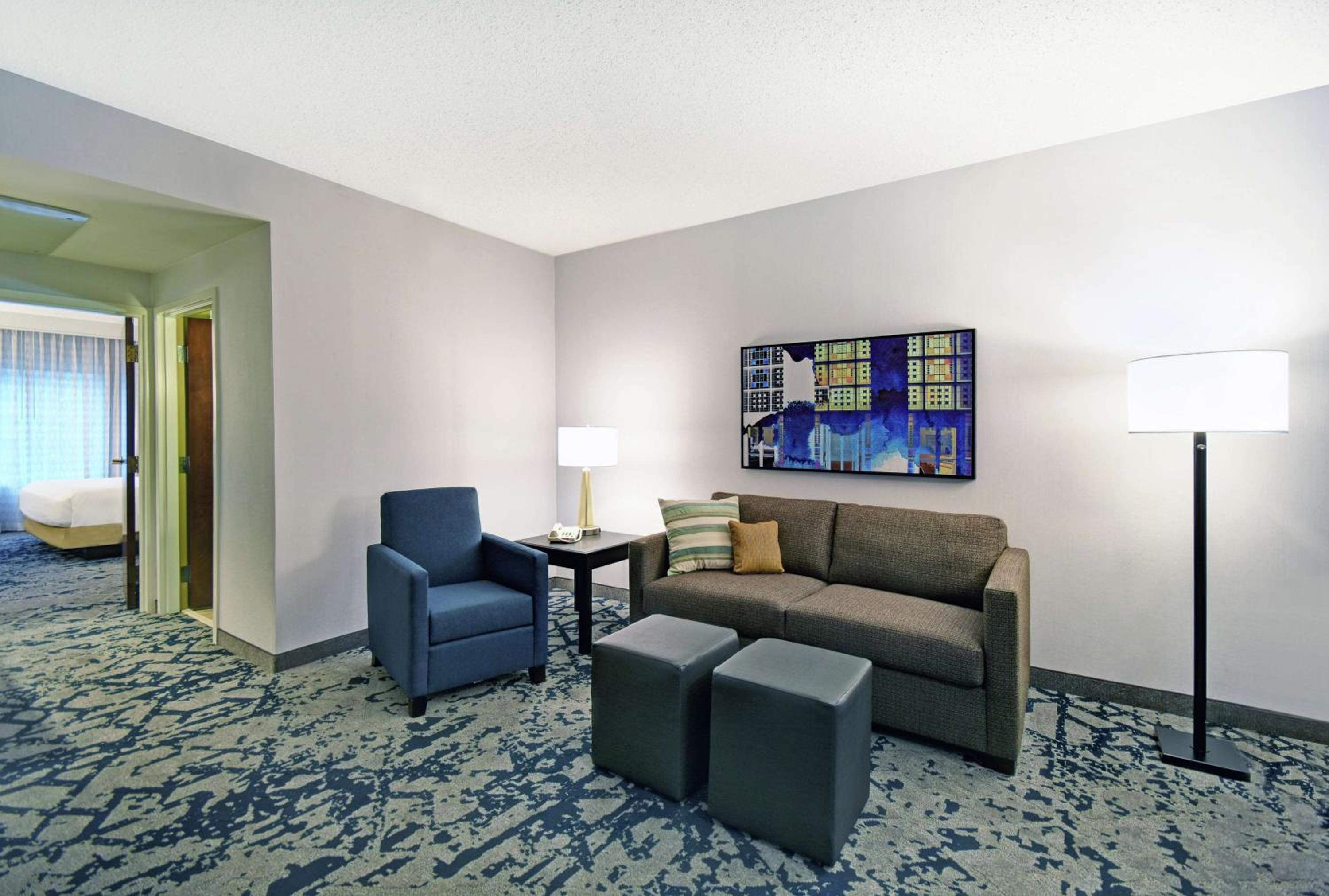 Corner Suite with Two Double Beds - Non-Smoking photo 3