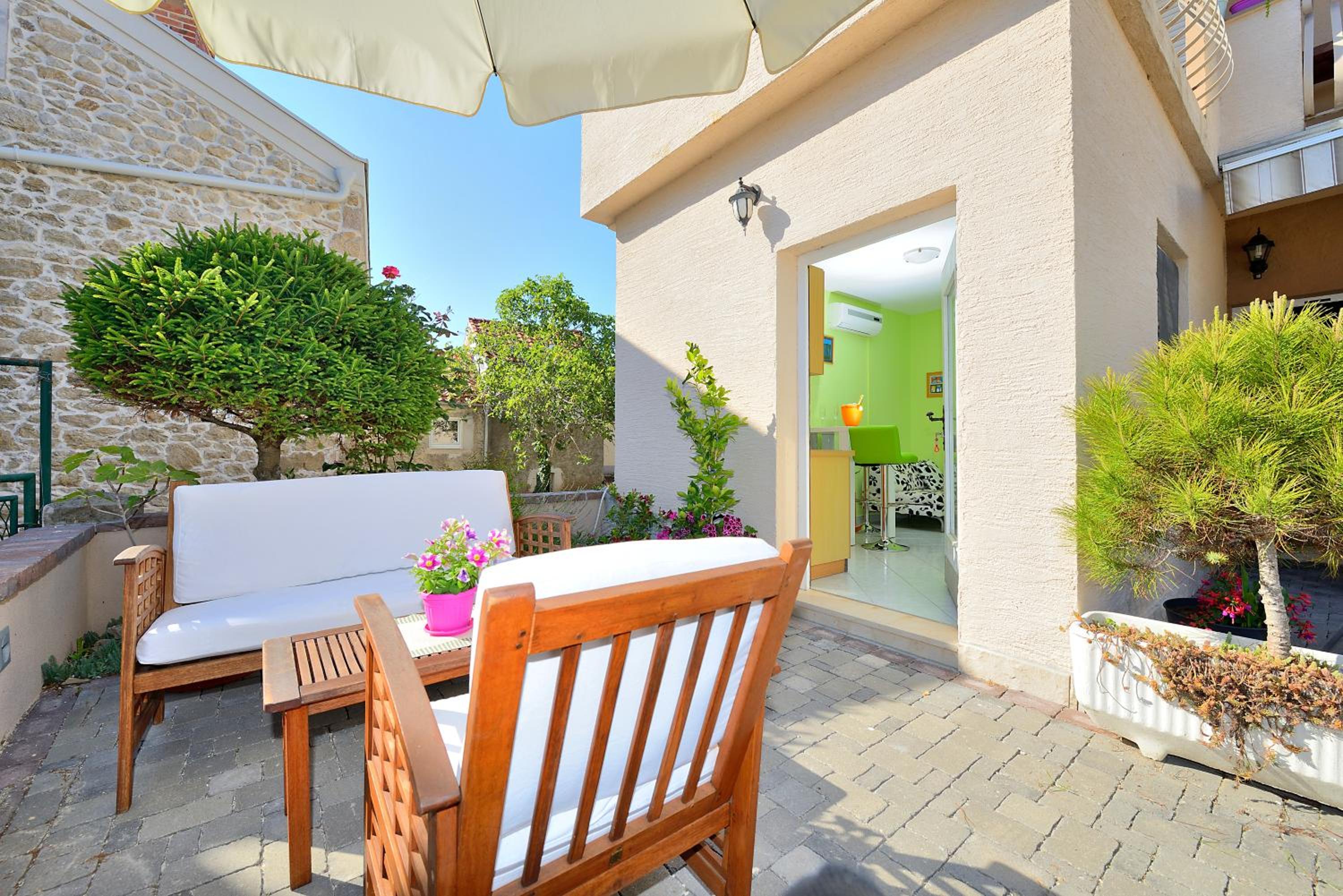 Studio with Garden View - Photo 10