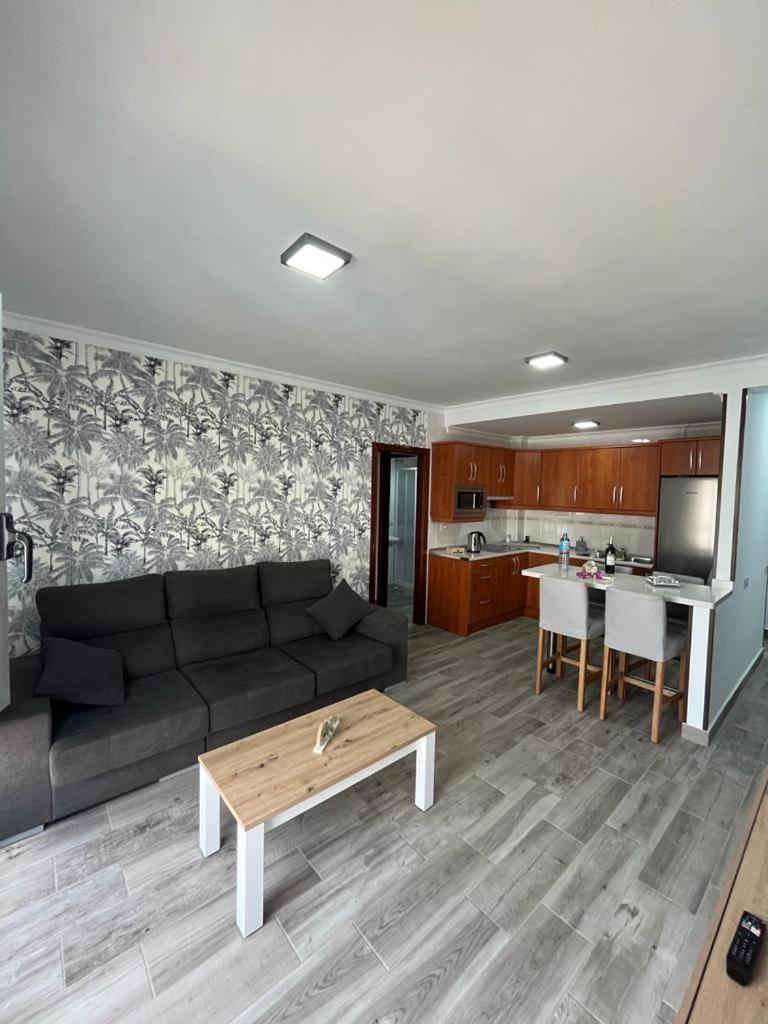 Three-Bedroom Apartment photo 2