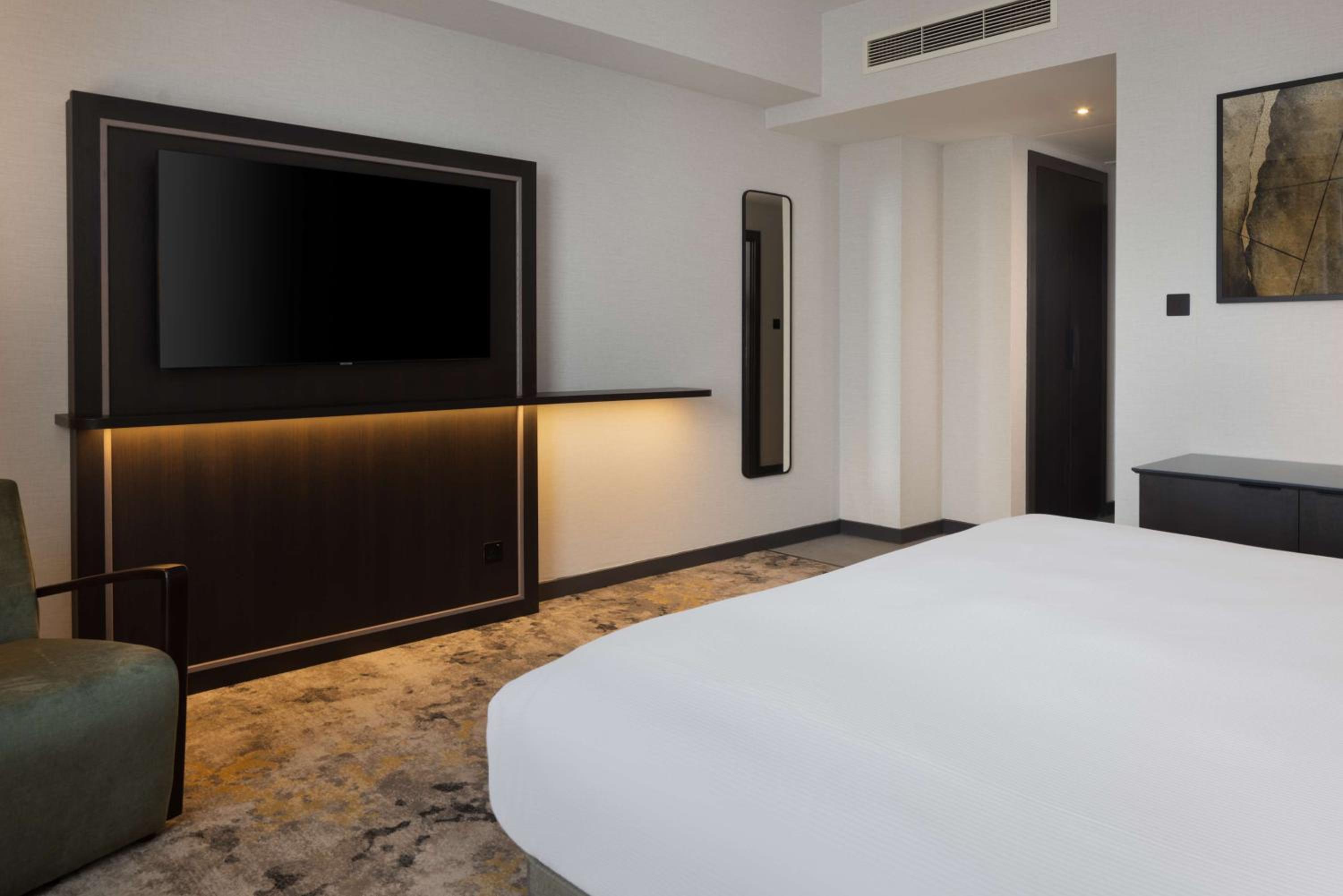 King Guest Room - Photo 1