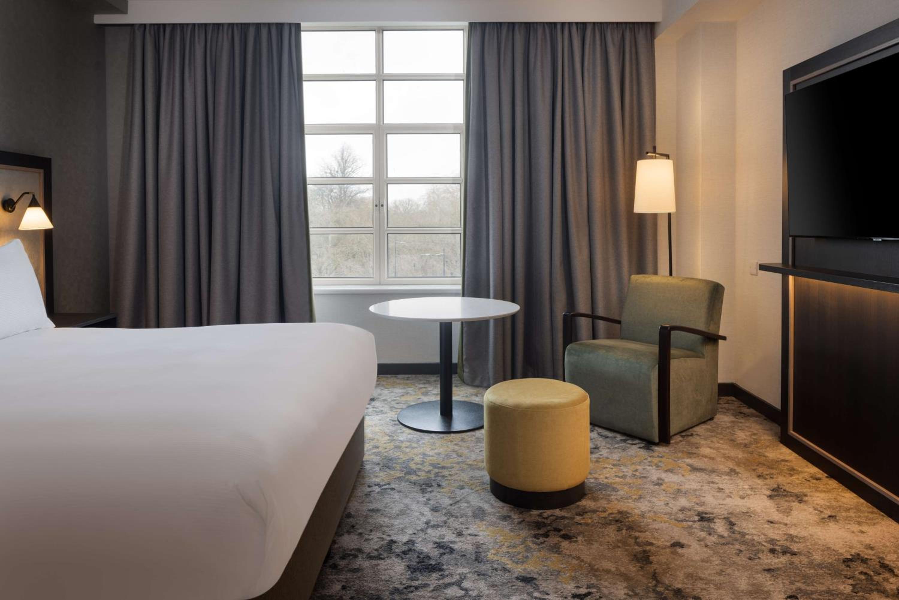 King Guest Room - Photo 2
