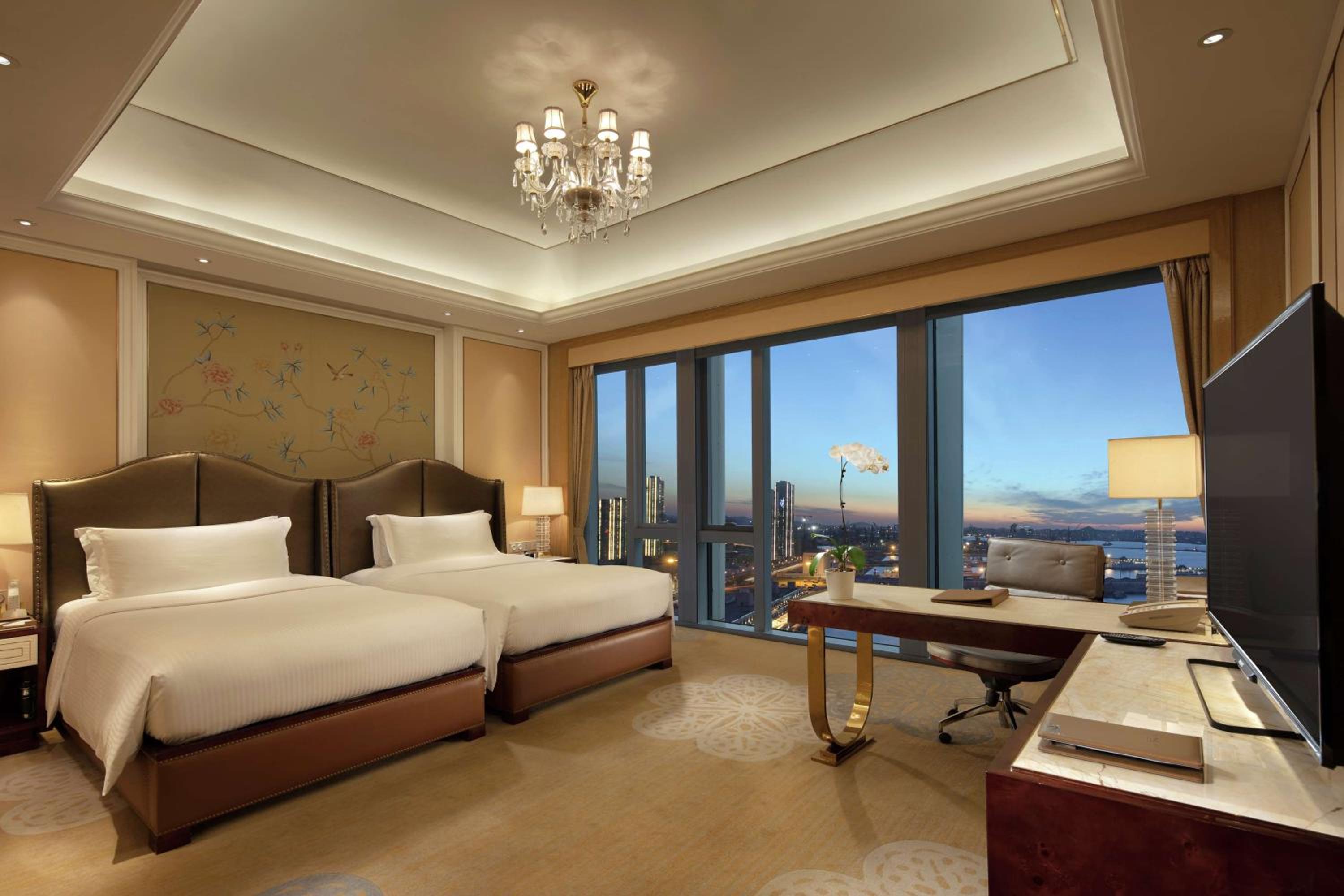 Executive Double Room with Two Double Beds - Lounge Access - Photo 2