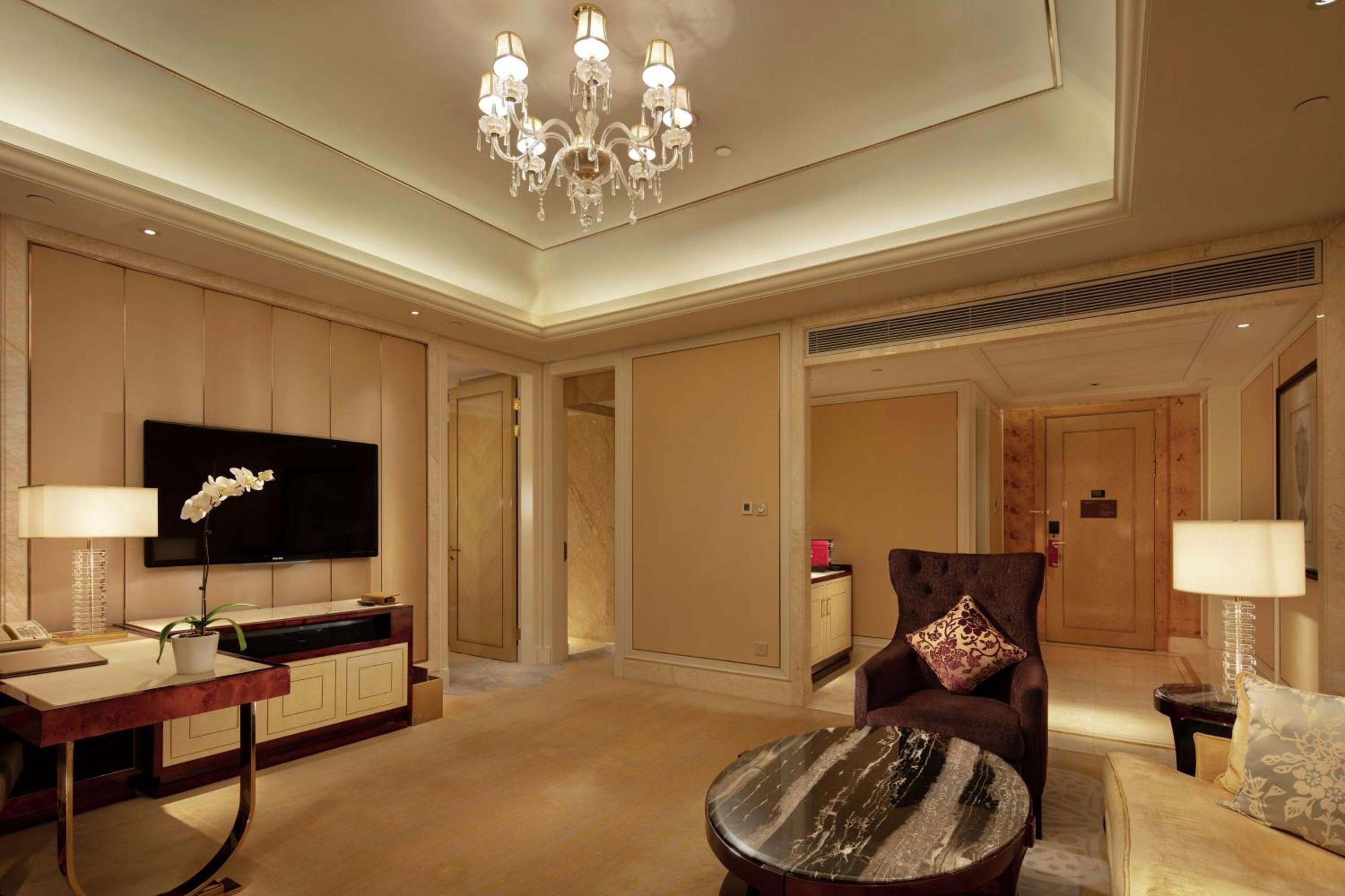 Executive King Suite - Lounge Access - Photo 4