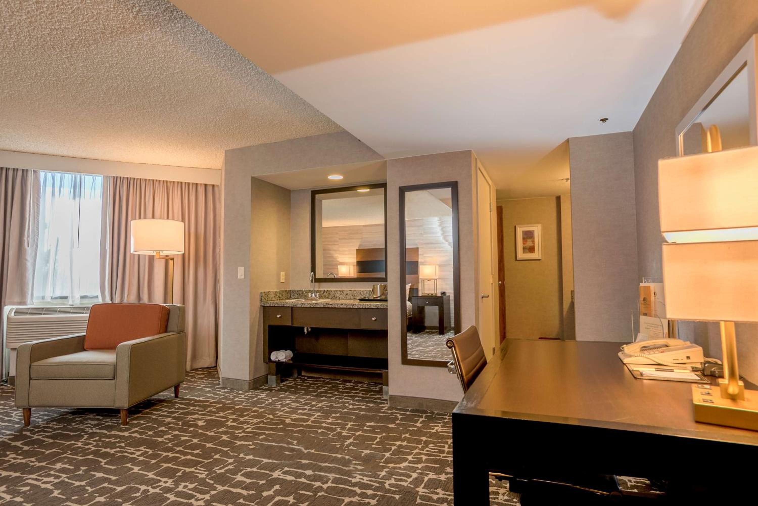 King Corner Room photo 2