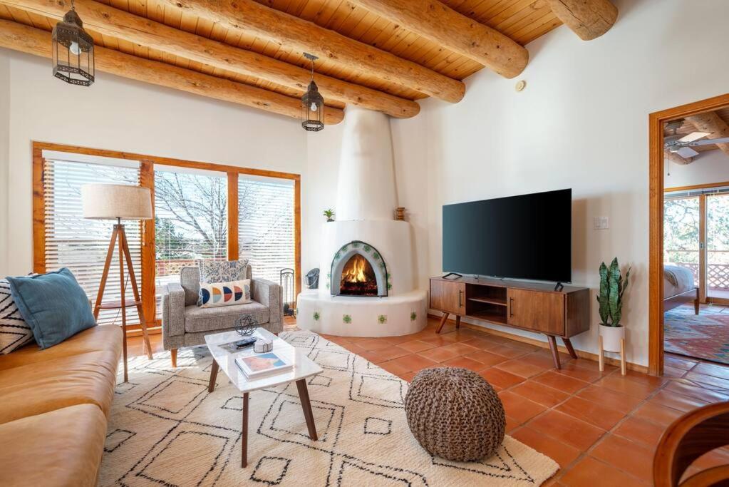 Three-Bedroom House photo 1