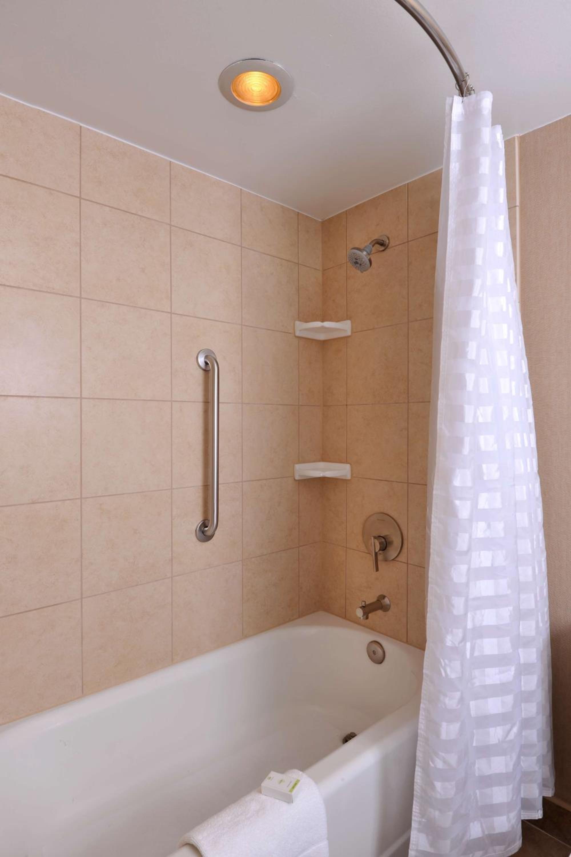 Suite with Two Double Beds - Non-Smoking - Photo 4