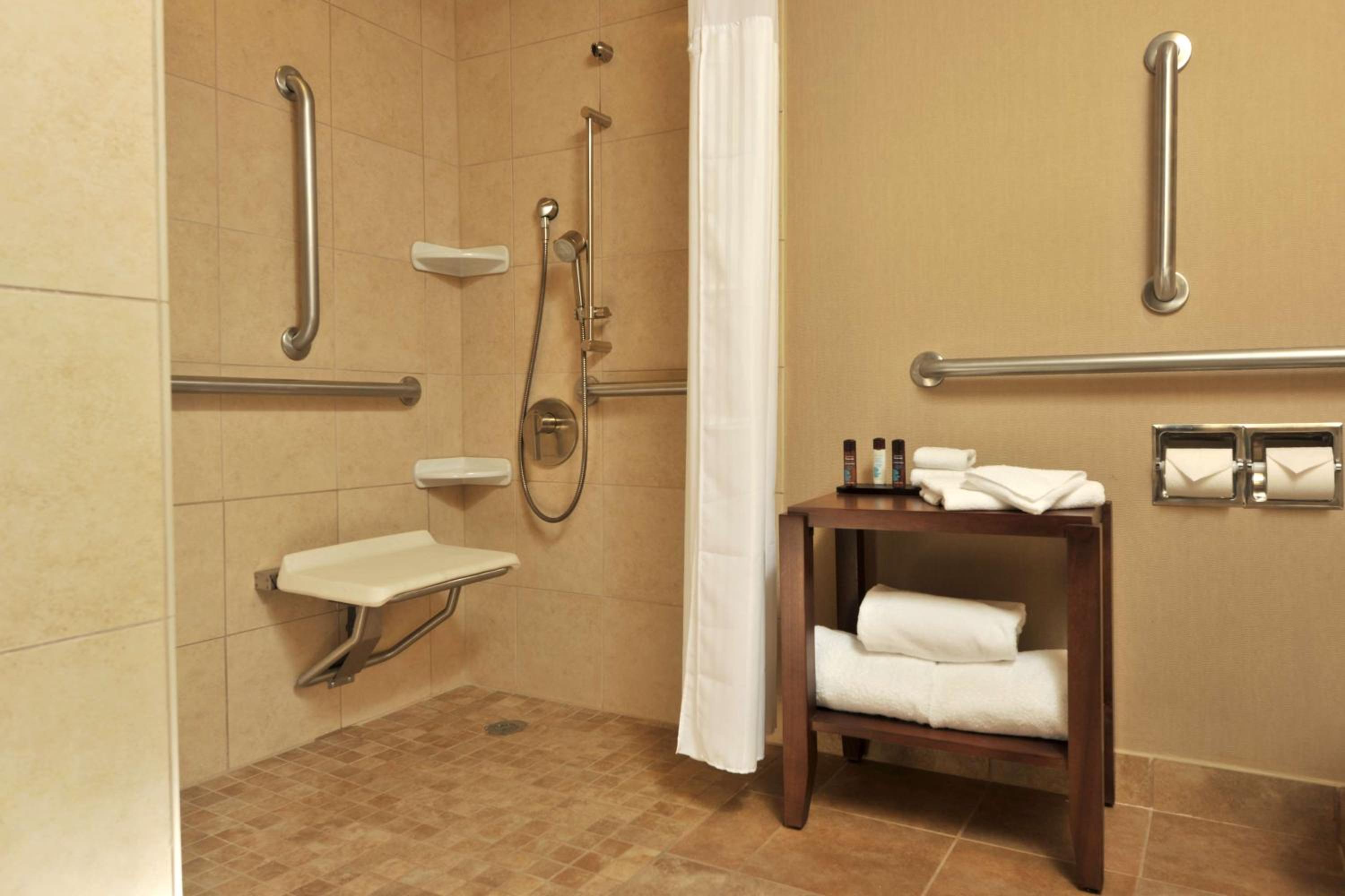 Suite with Two Double Beds and Roll-In Shower - Mobility and Hearing Access/Non-Smoking - Photo 3