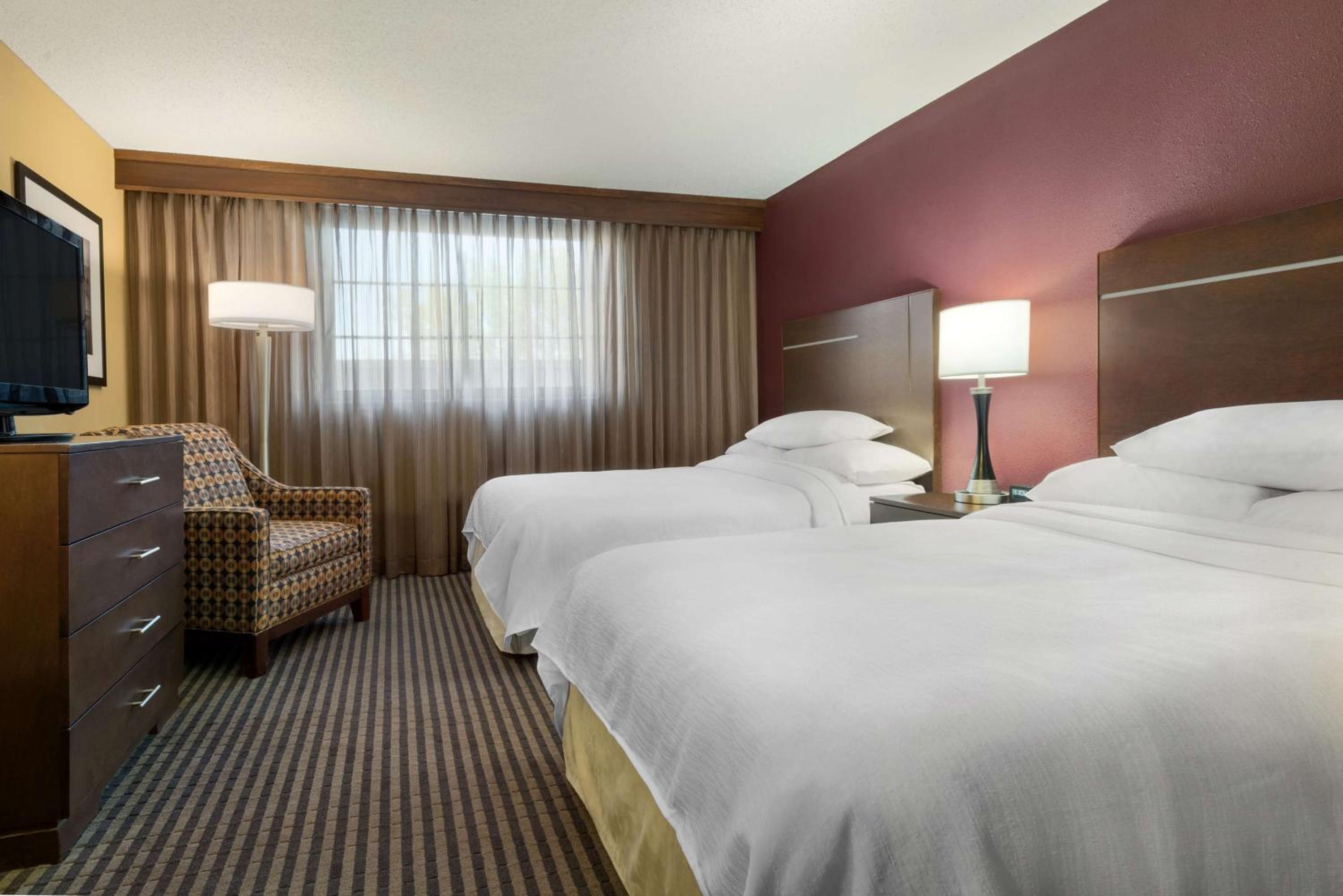 Suite with Two Double Beds - Non-Smoking - Photo 7