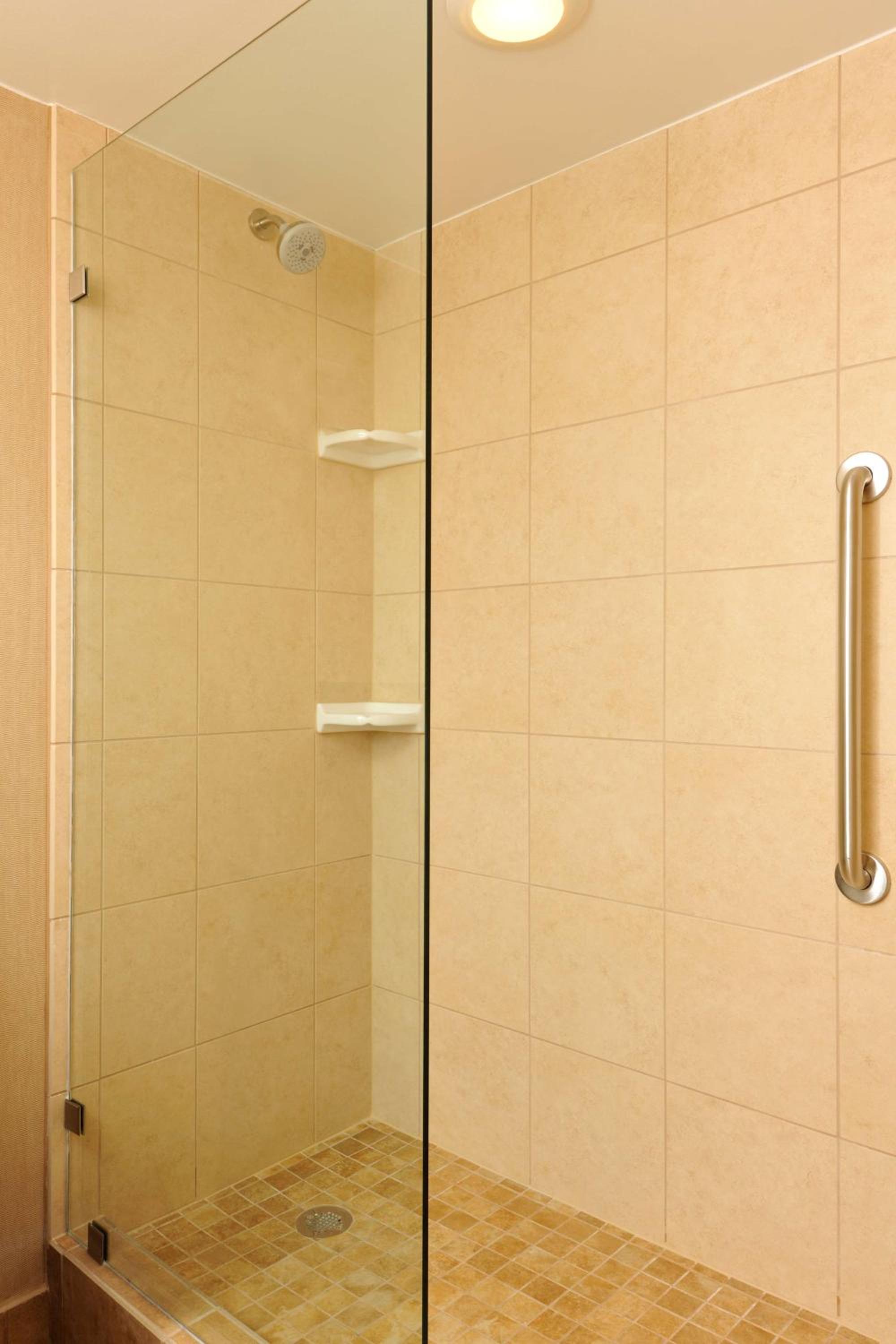 Two-Room King Suite - Non-Smoking - Photo 4