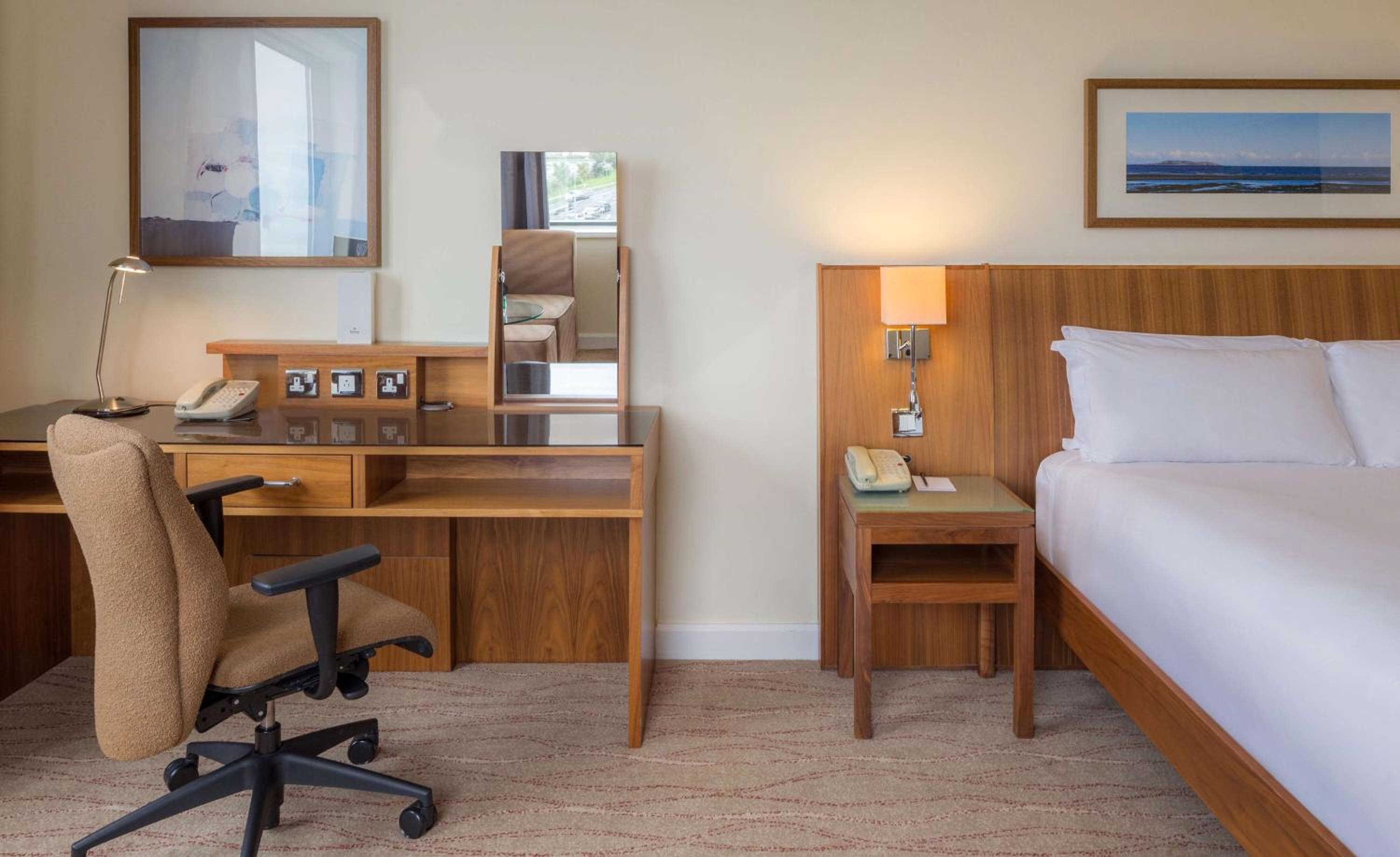 Deluxe Double Corner Room photo 1