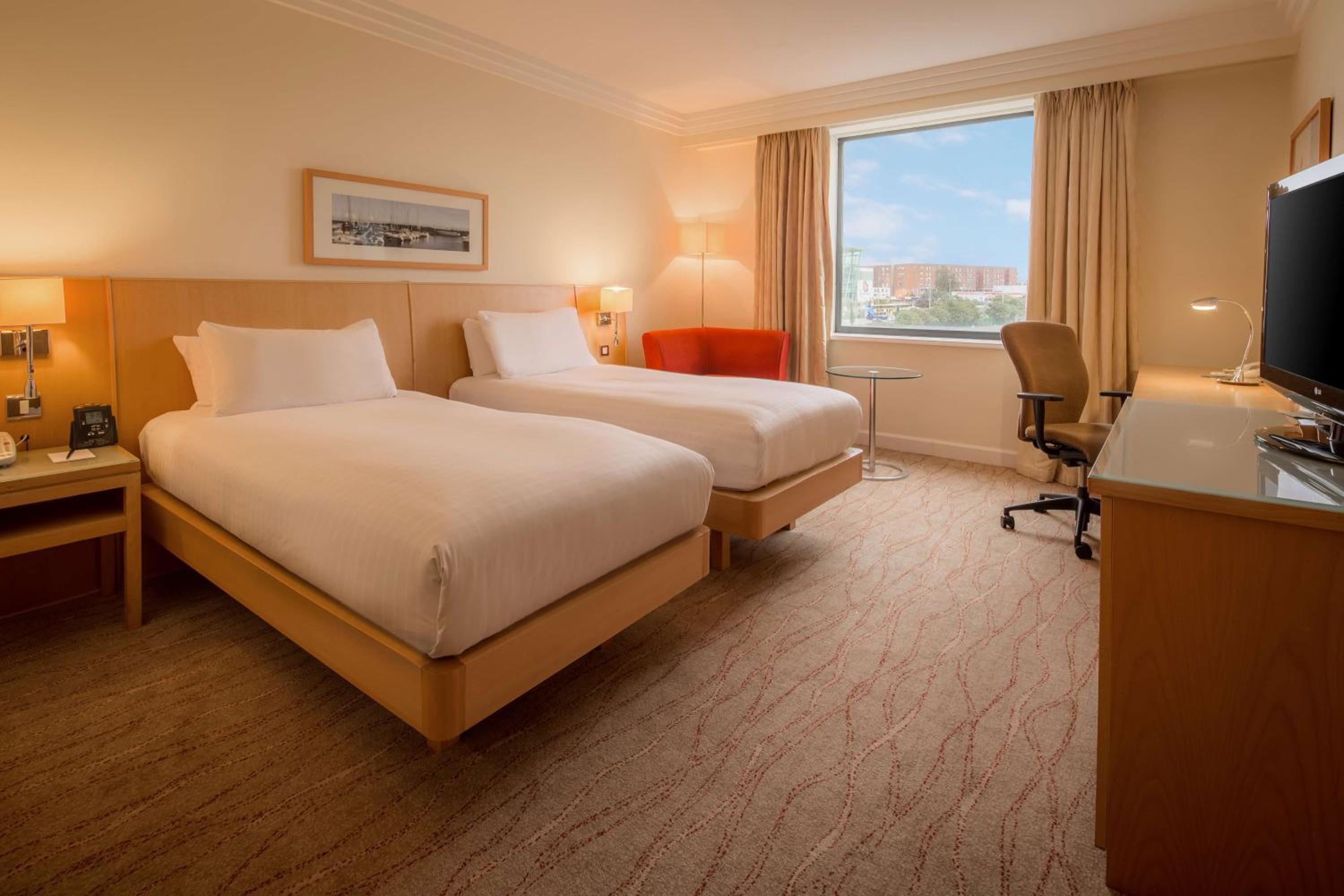 Twin Room - Photo 2