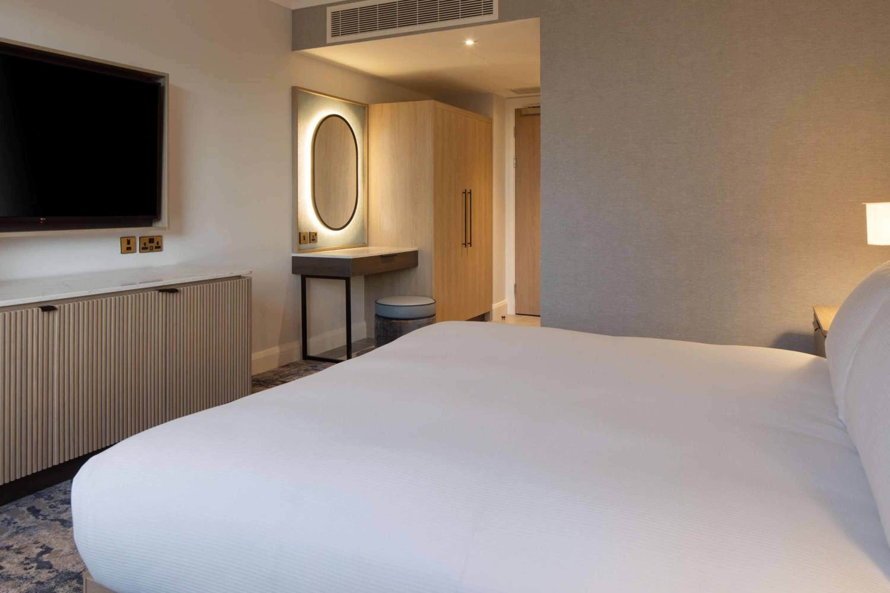 King Bed Deluxe Premium  - Photo 3