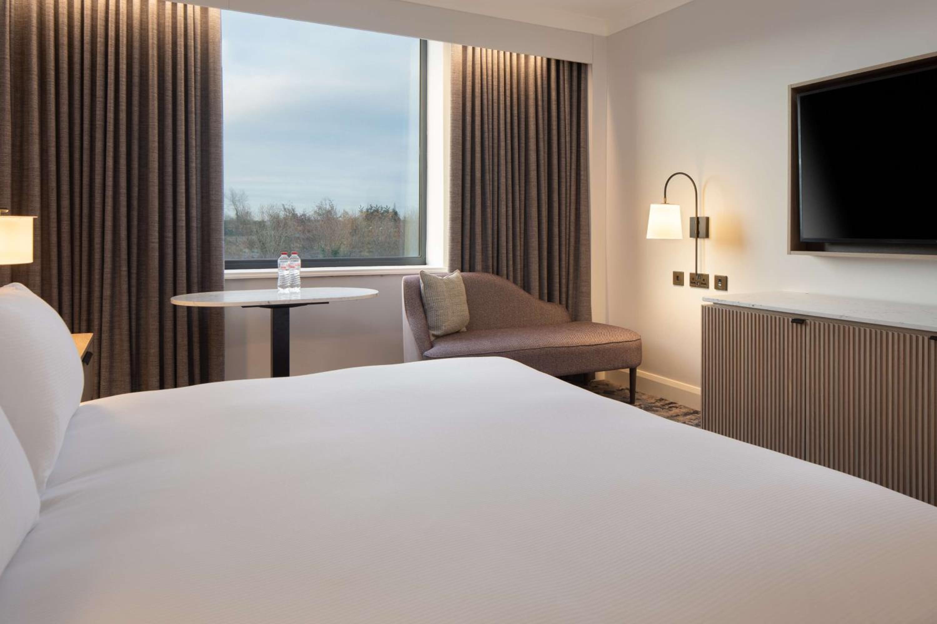 King Bed Deluxe Premium  - Photo 4