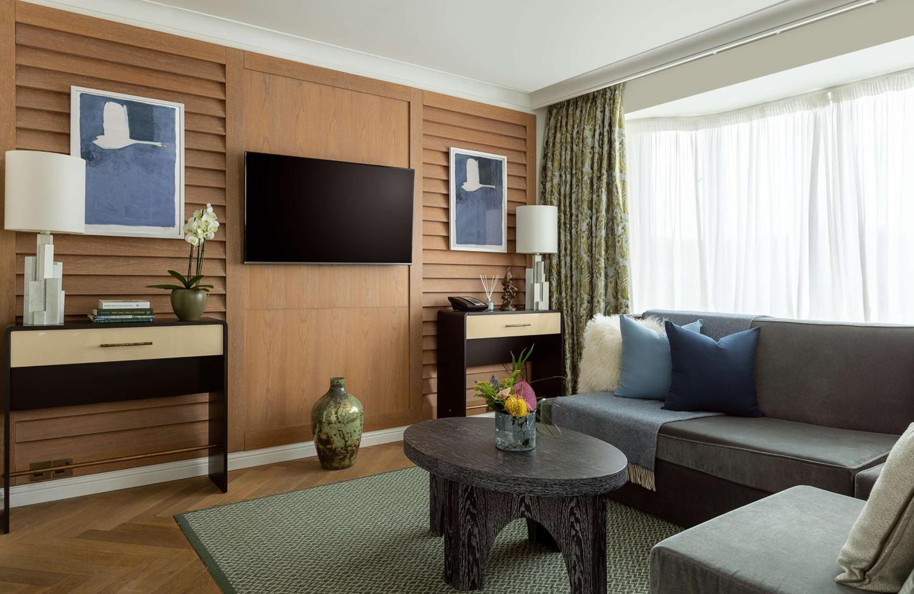 One-Bedroom King Suite thumbnail 5