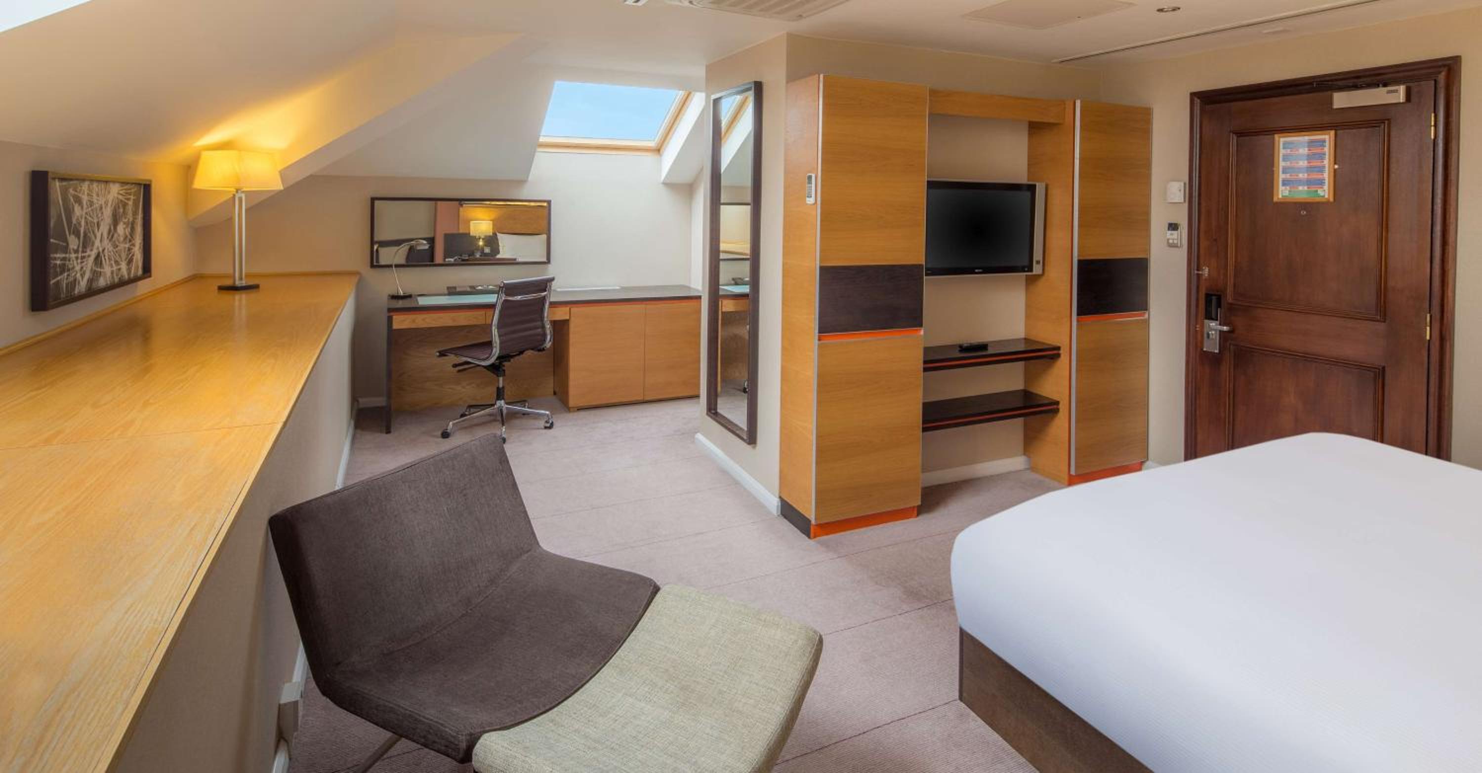 Deluxe King Room - Photo 1