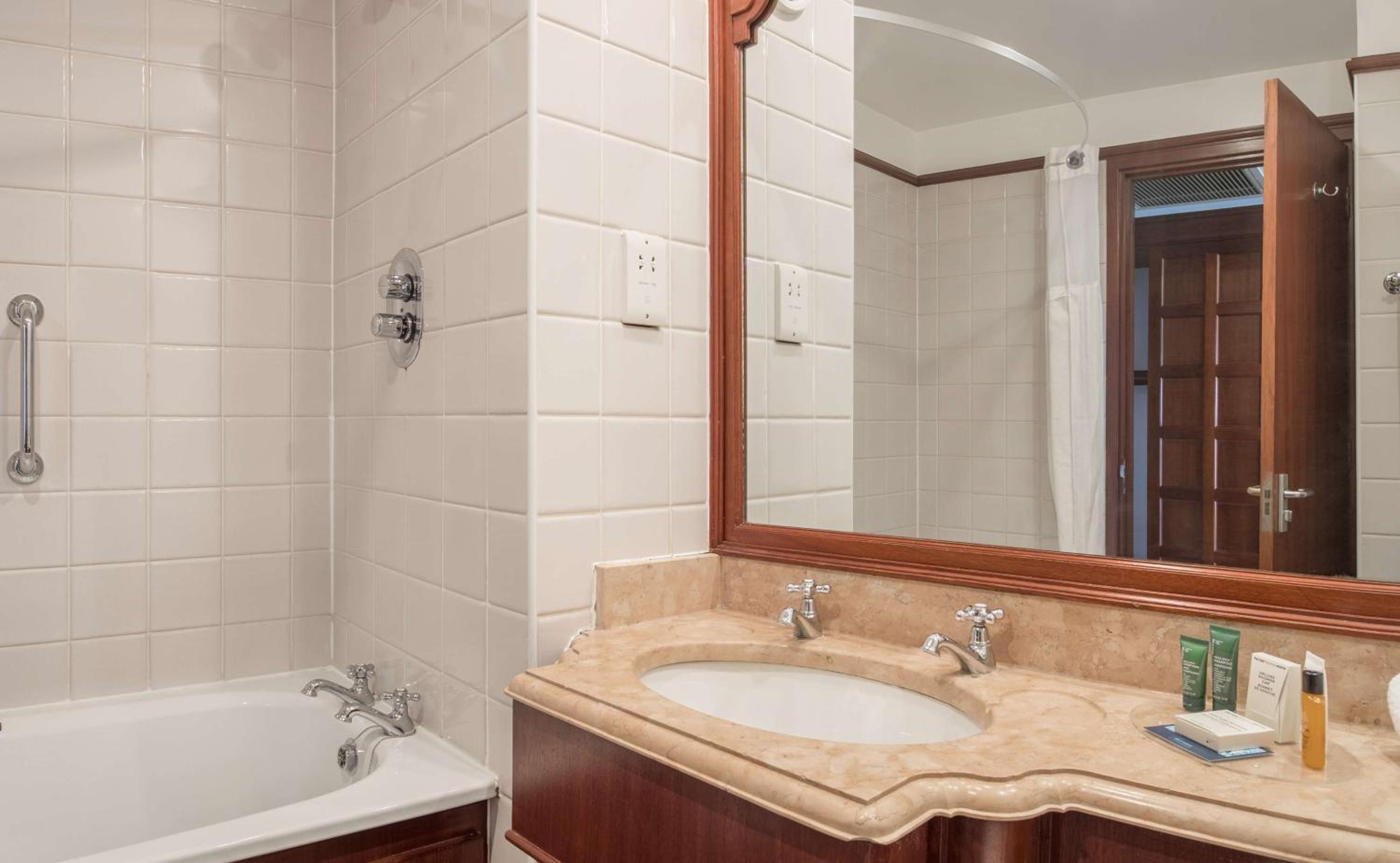 Double Room - Photo 4