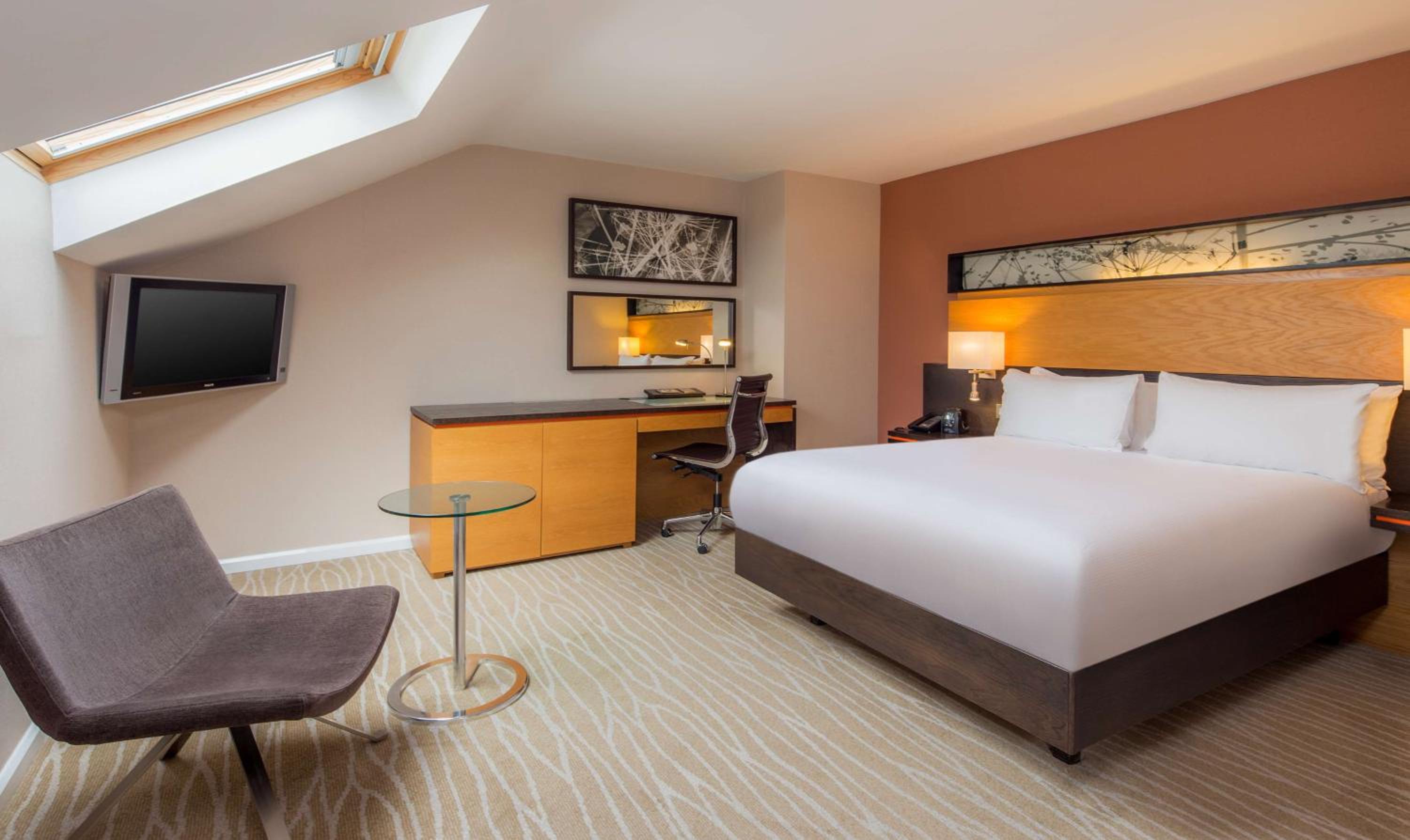 Deluxe Queen Room - Photo 4