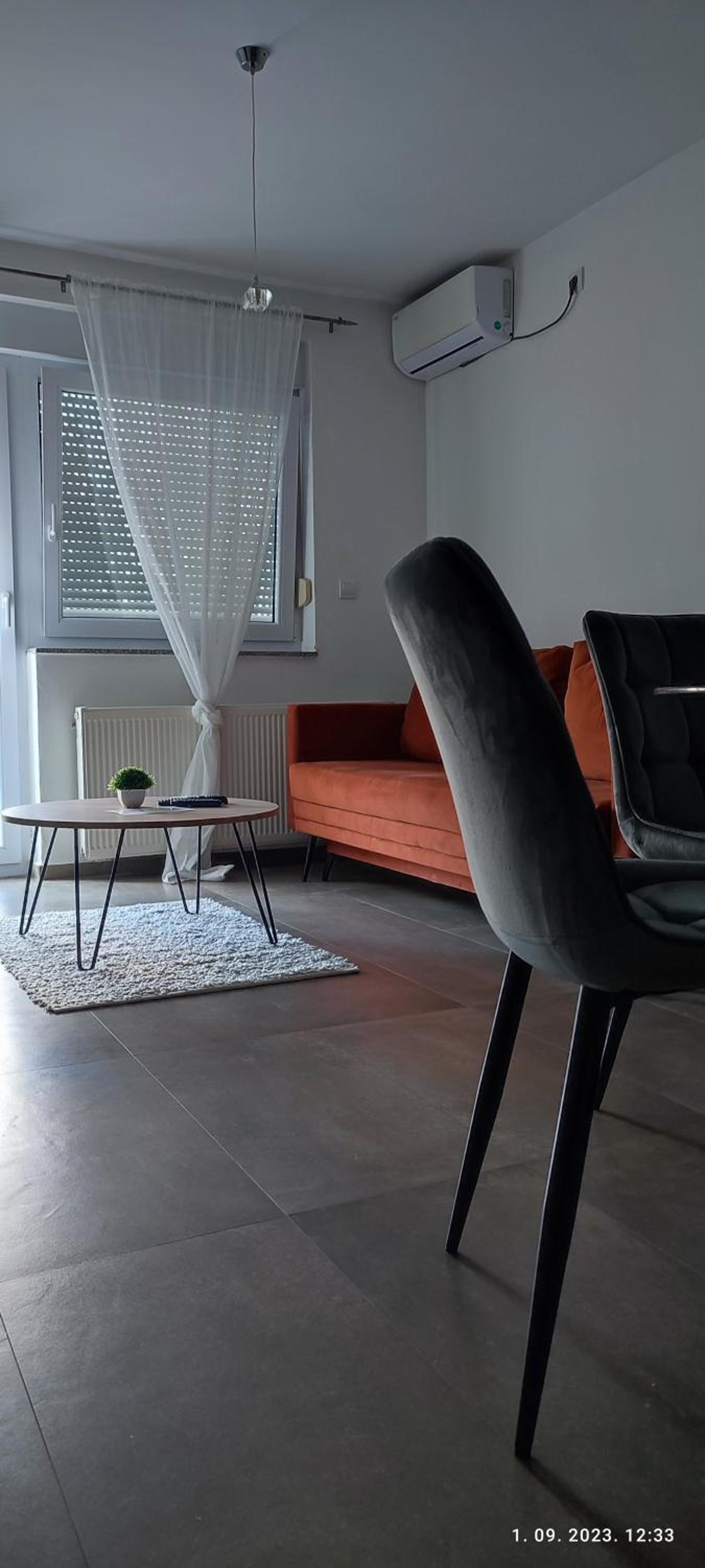 One-Bedroom Apartment photo 3