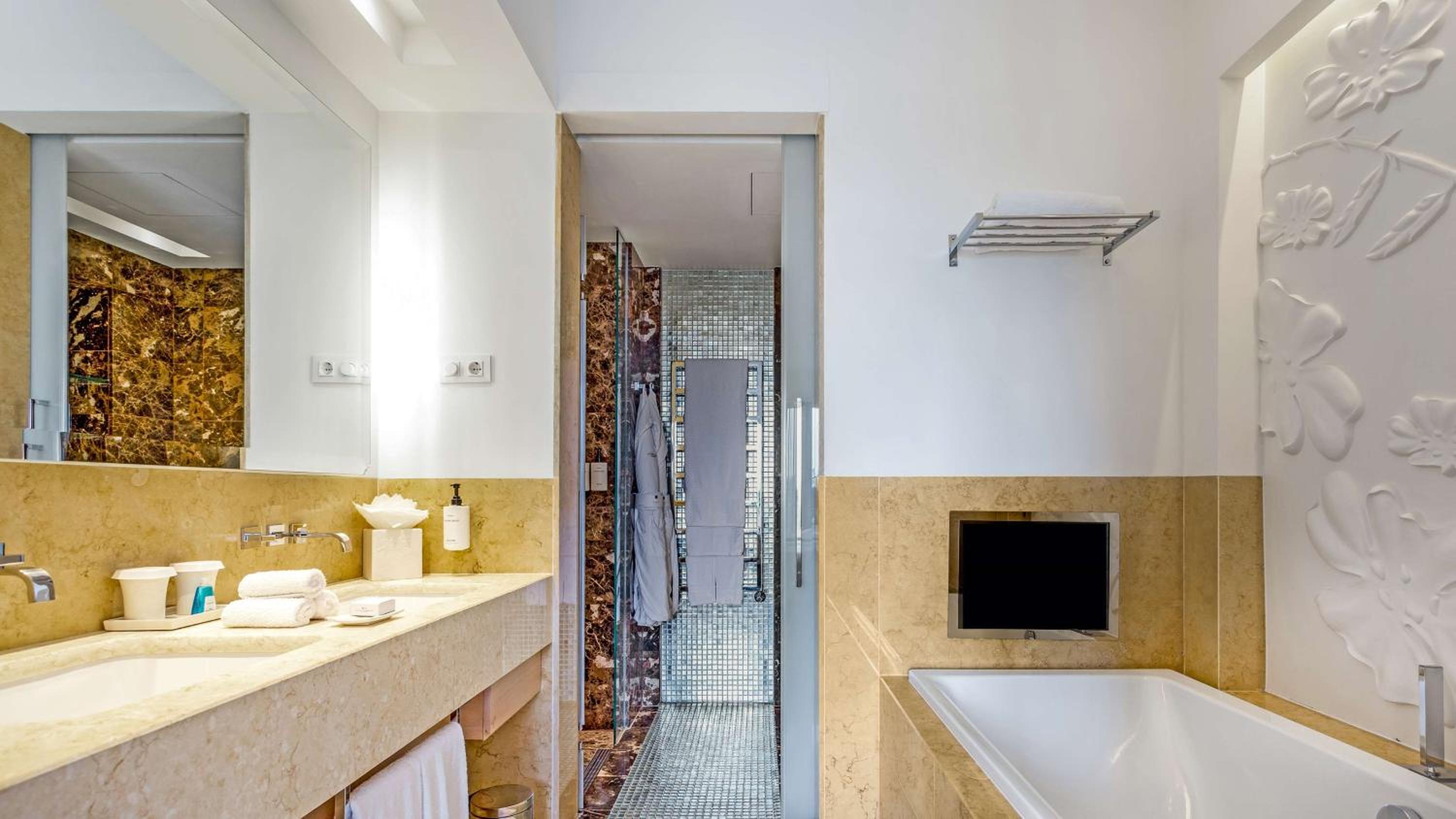 Family Deluxe Twin Connecting Room - Photo 4