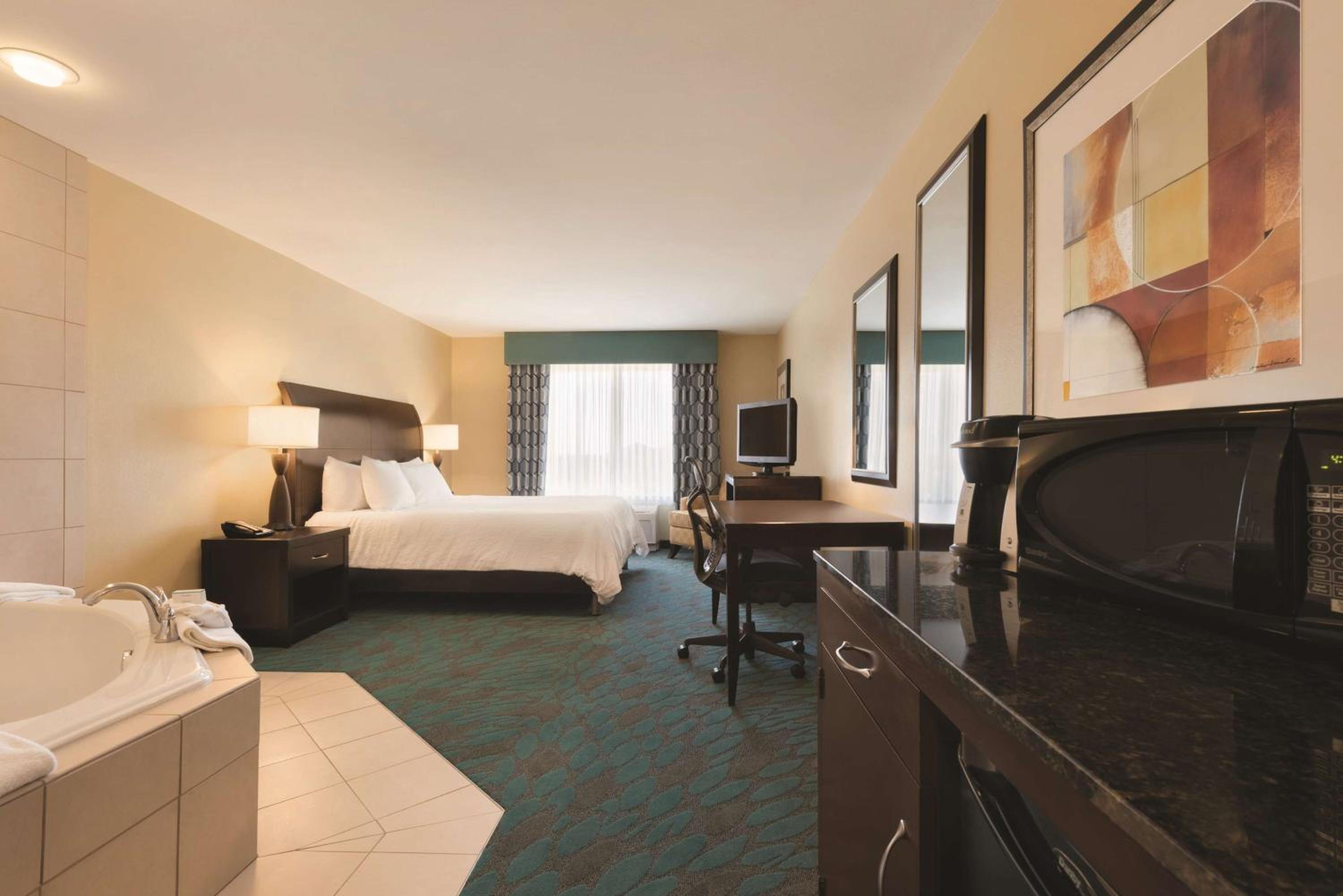King Room with Whirlpool