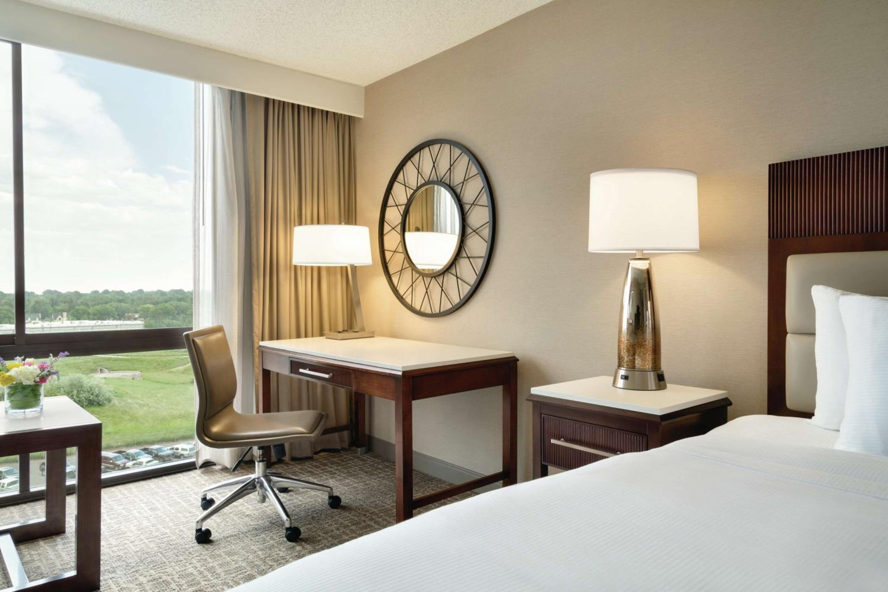 Executive Double Room with Two Double Beds - Photo 3