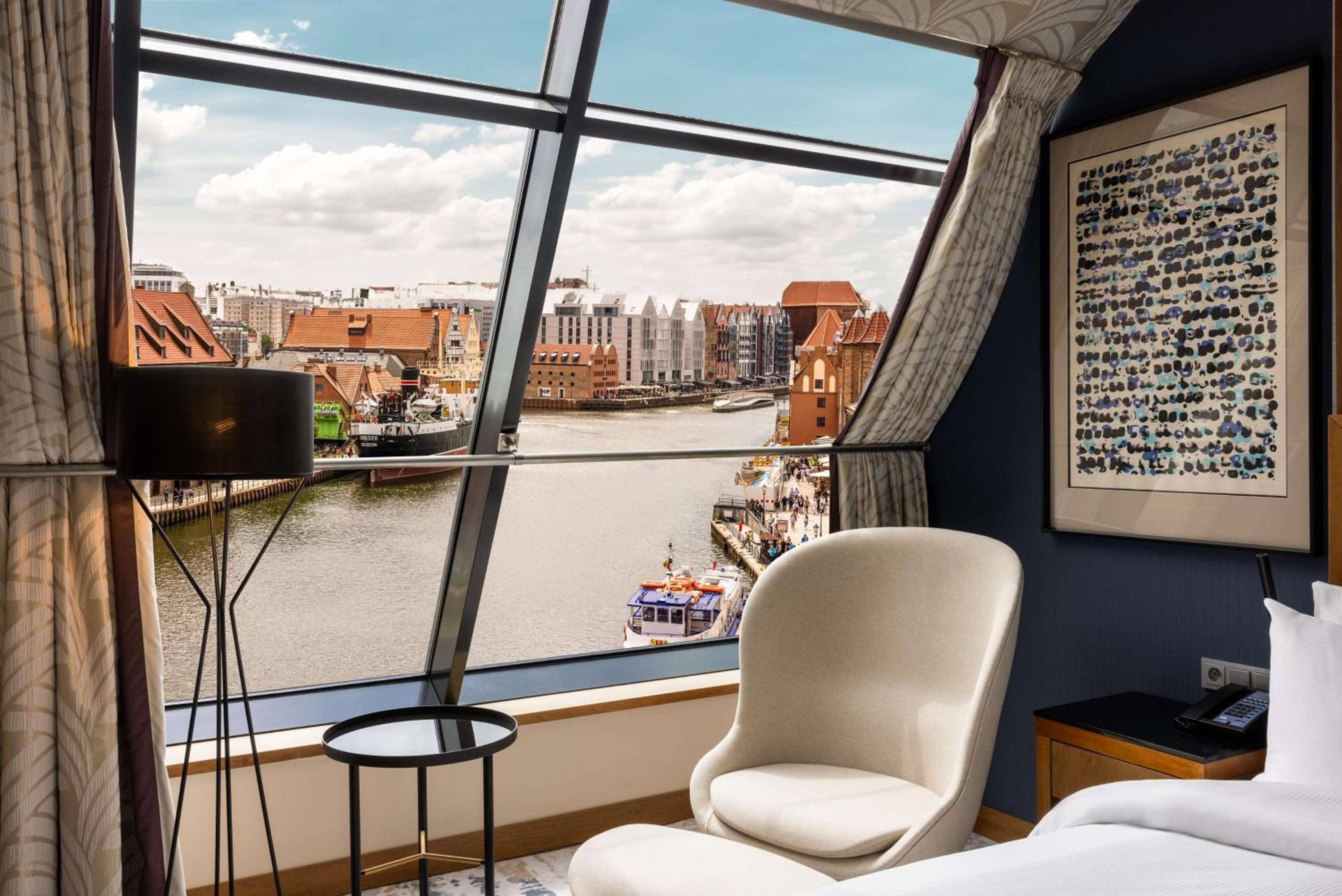 Deluxe King Room with River View - Photo 2