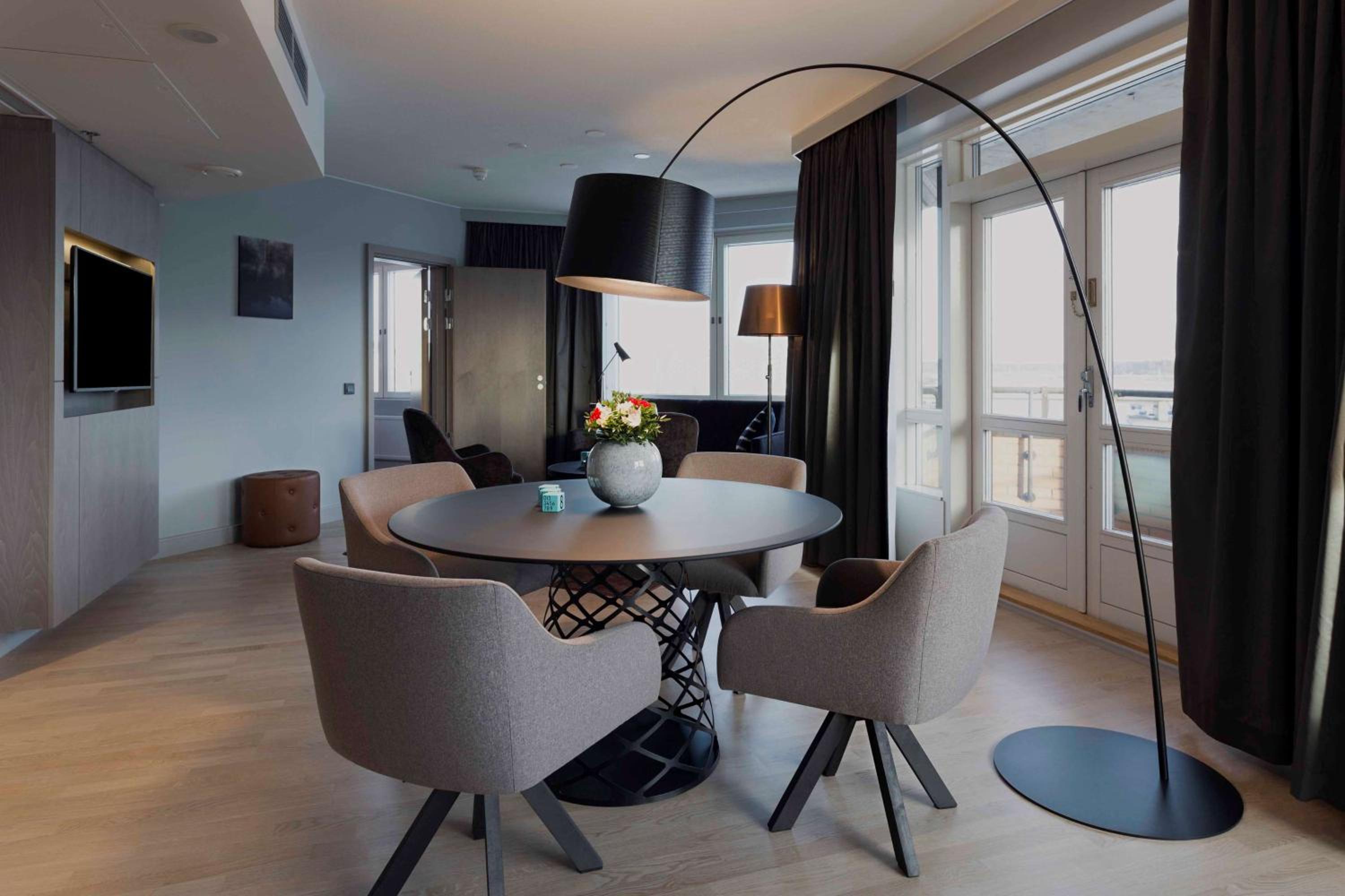 King Suite with Sea View - Photo 2