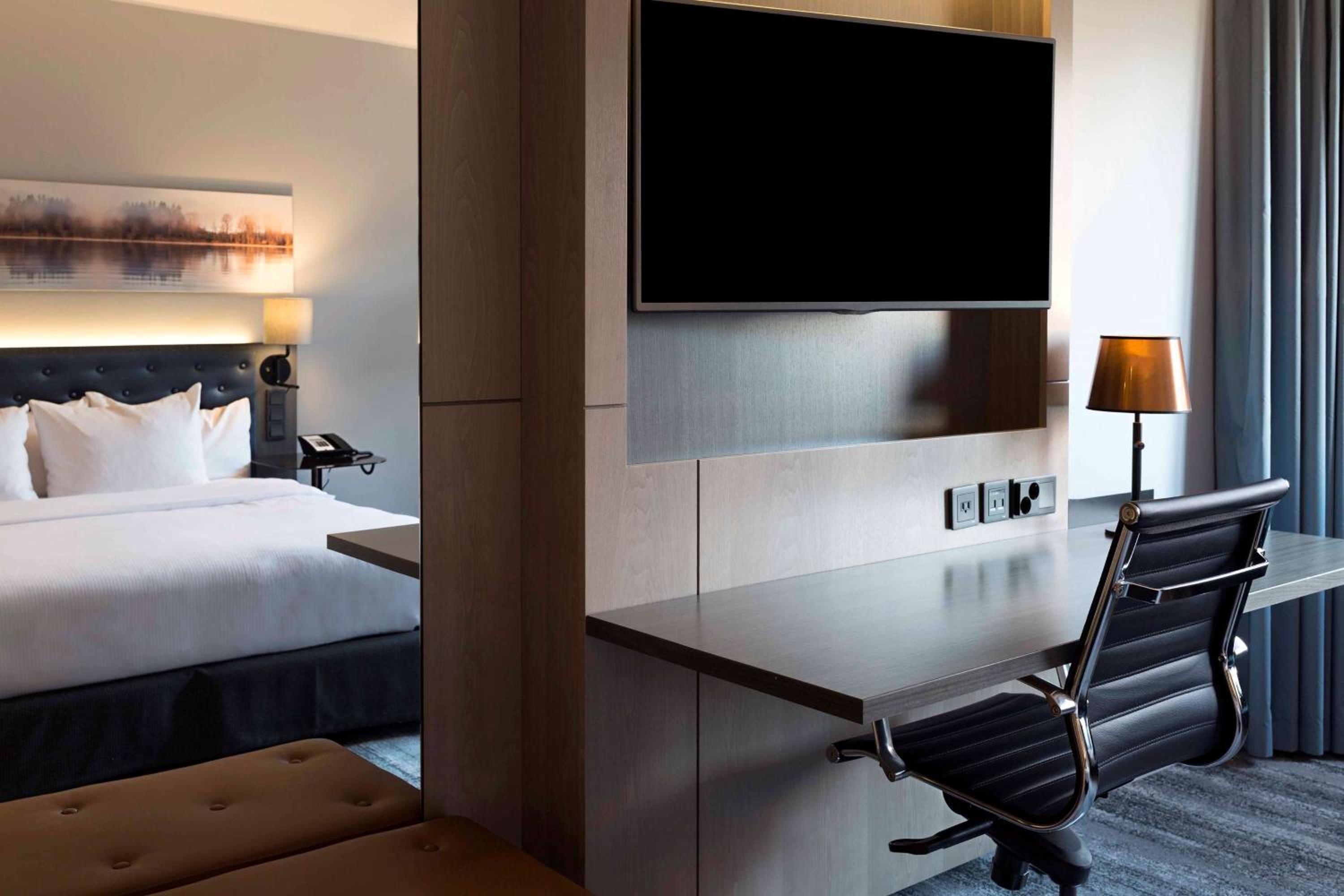 Executive King Room - Photo 2