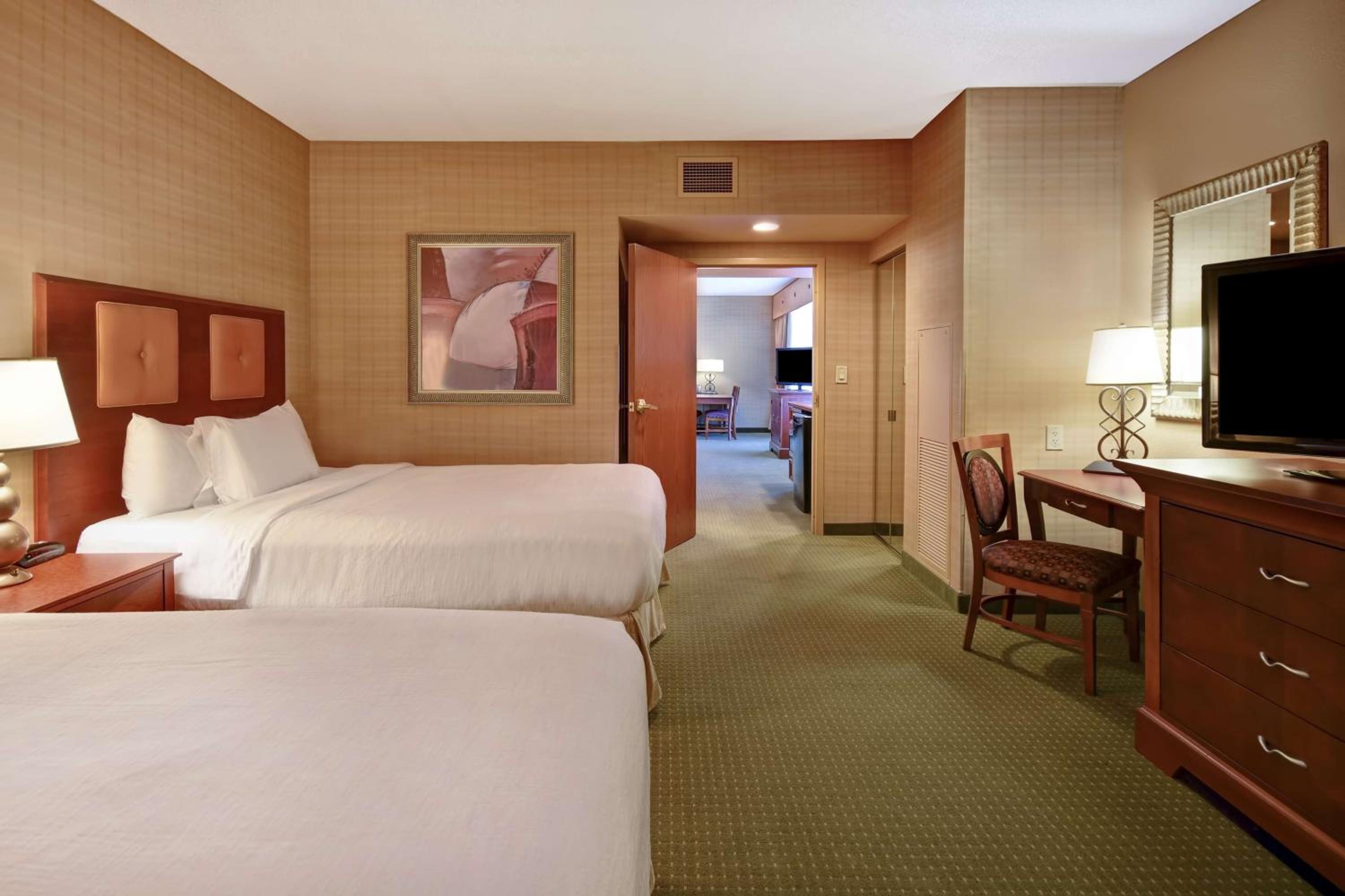 Corner Suite with Two Queen Beds - Photo 2